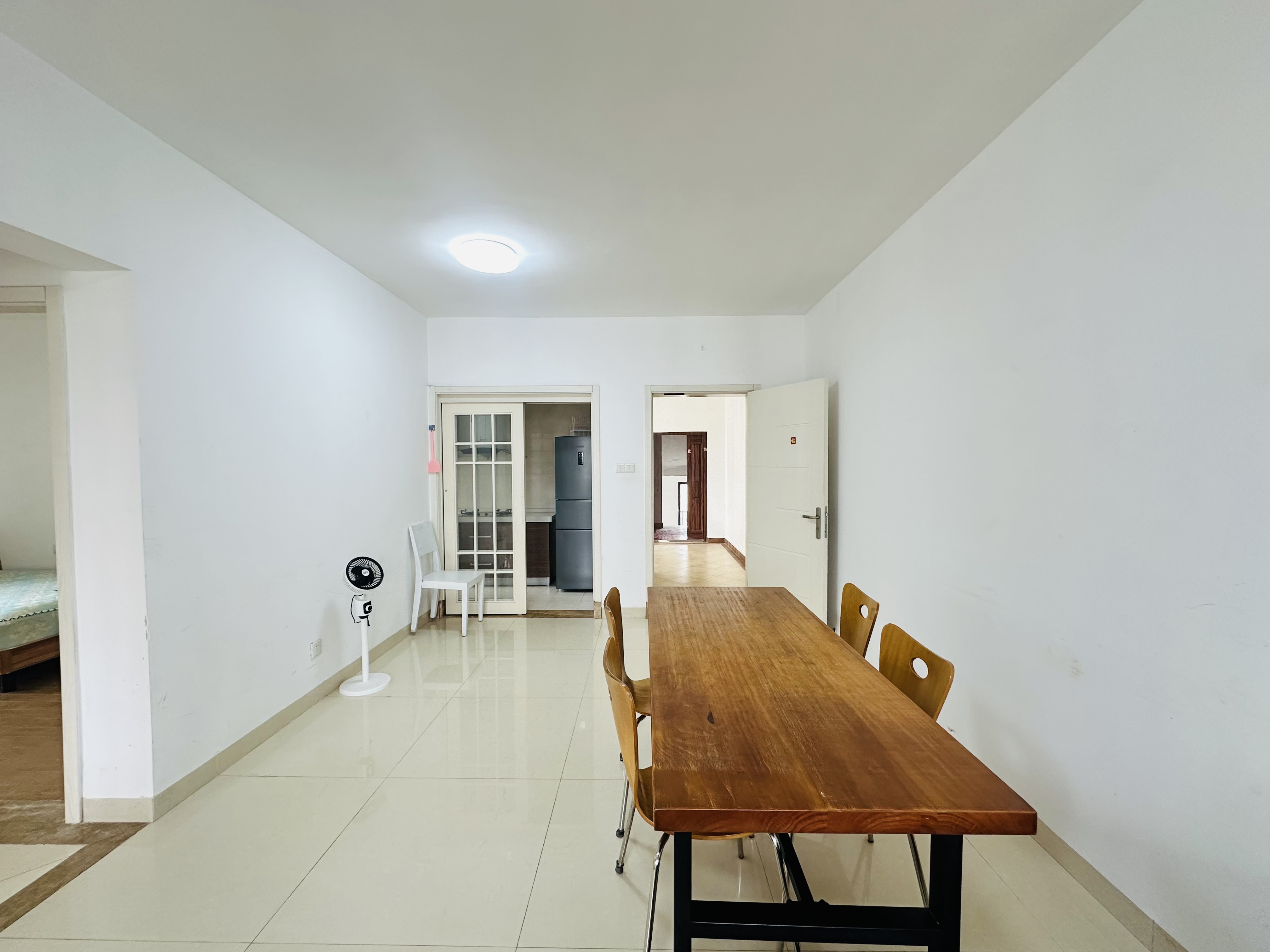 荣域  2室2厅1卫    2700.0元/月 荣域  2室2厅1卫    2700.0元/月室内图