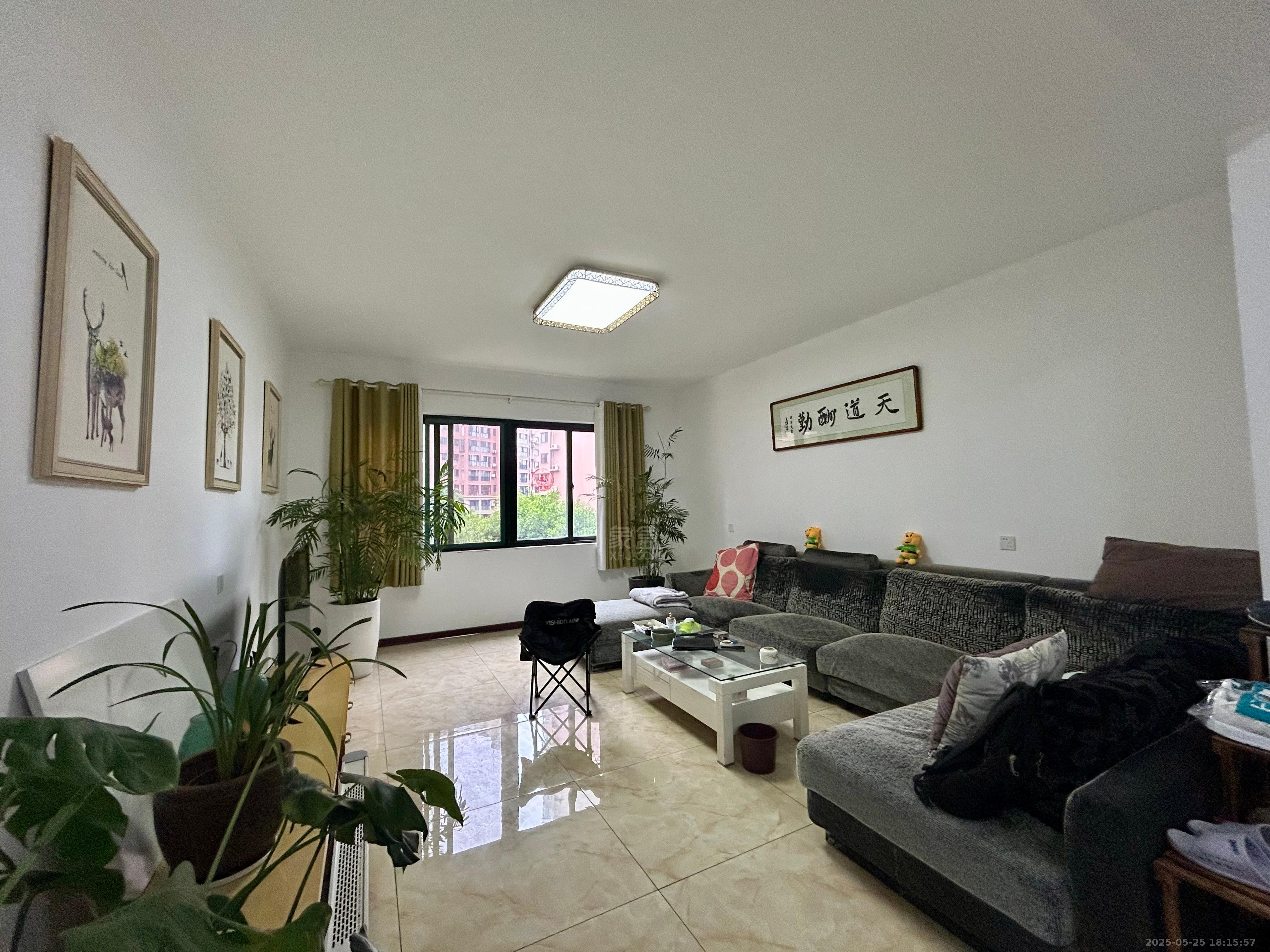 颐景园  4室2厅2卫    2500.0元/月室内图