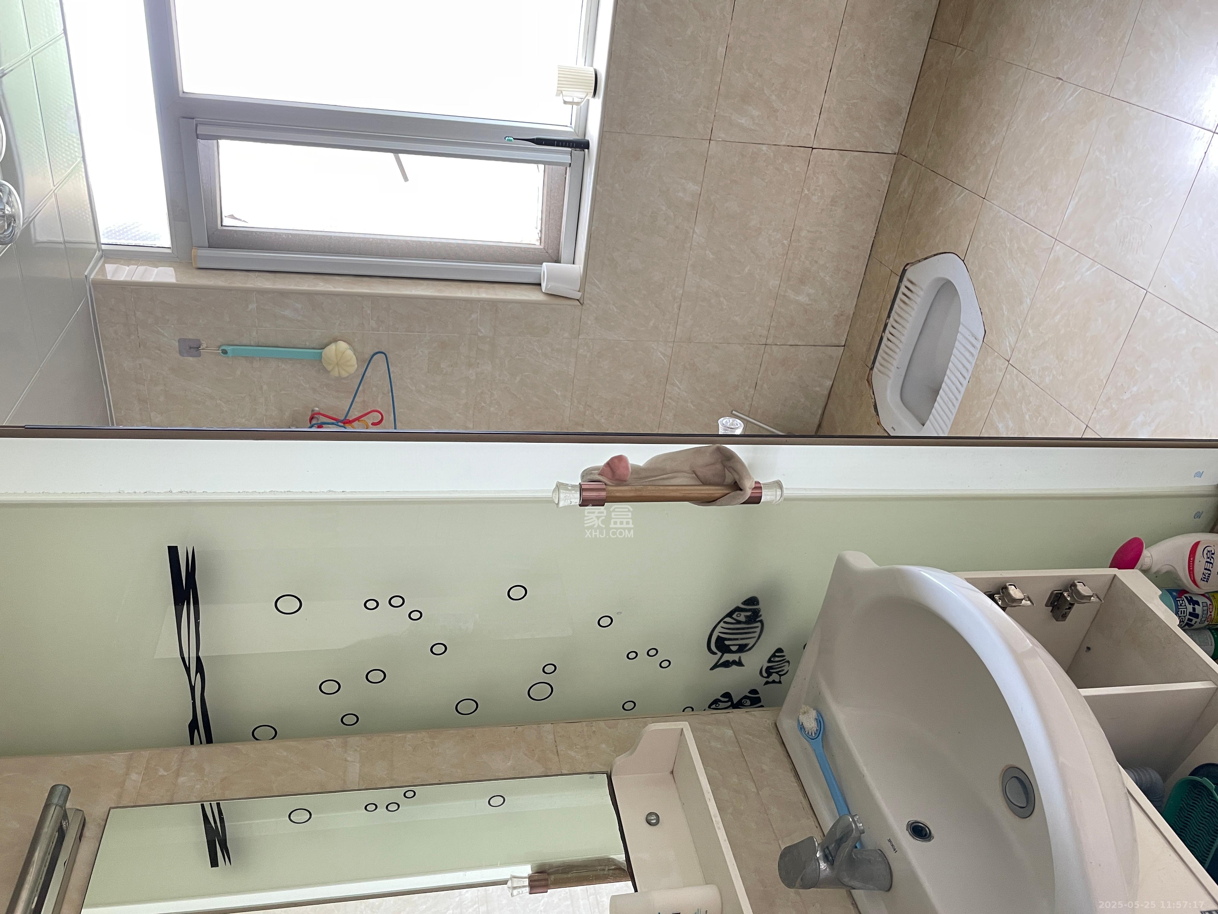 泊爱蓝湾  1室1厅1卫   850.00元/月室内图