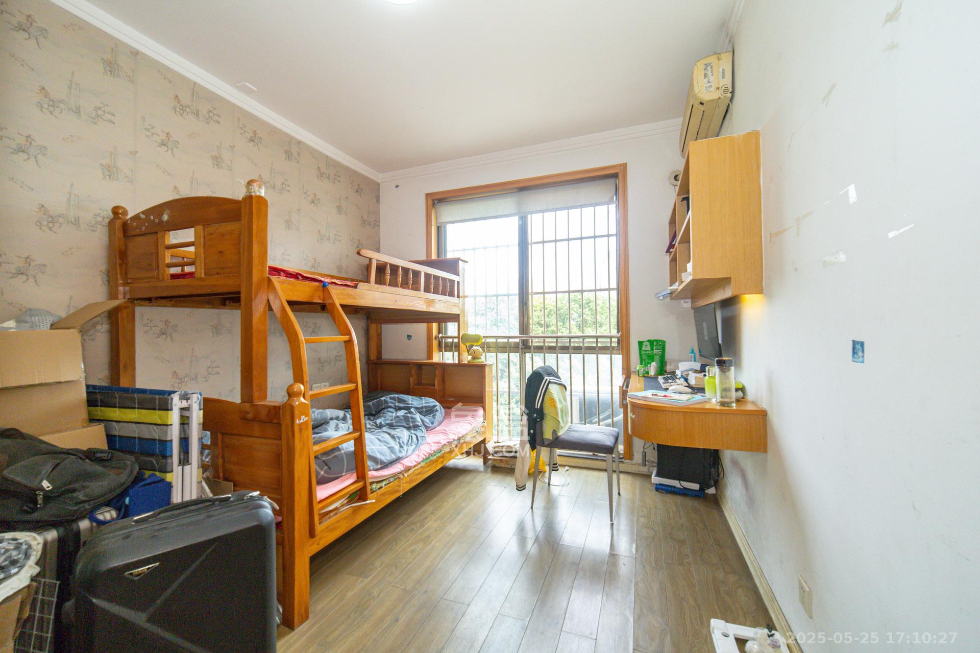 阳光丽景 3室2厅2卫 64.8万 阳光丽景 3室2厅2卫 64.8万卧室