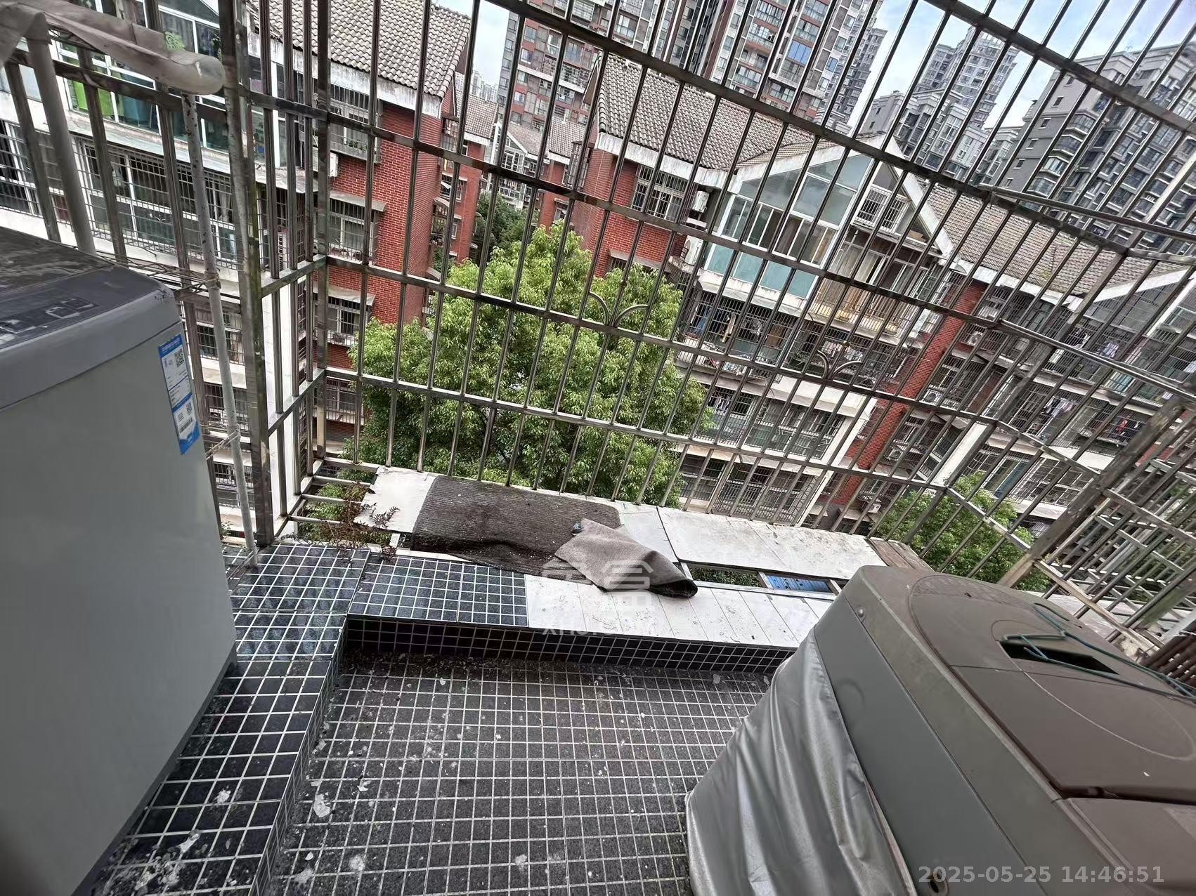 湘瑞家园 3室2厅2卫 1500.0元/月 湘瑞家园 3室2厅2卫 1500.0元/月室内图