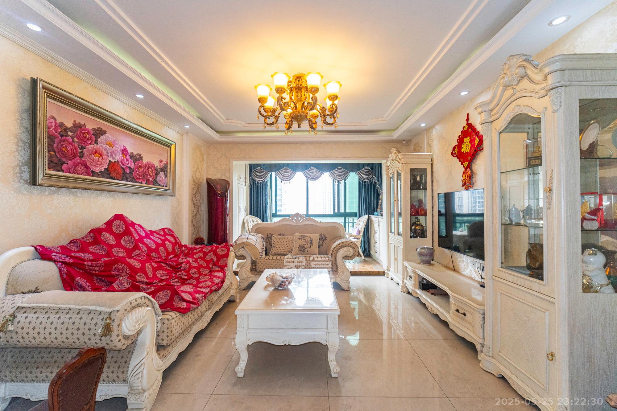 恒大雅苑 3室2厅2卫 120.0万 恒大雅苑 3室2厅2卫 120.0万客厅