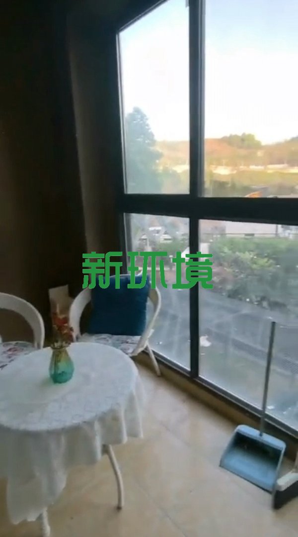 蓝色港湾  1室1厅1卫   24.00万客厅