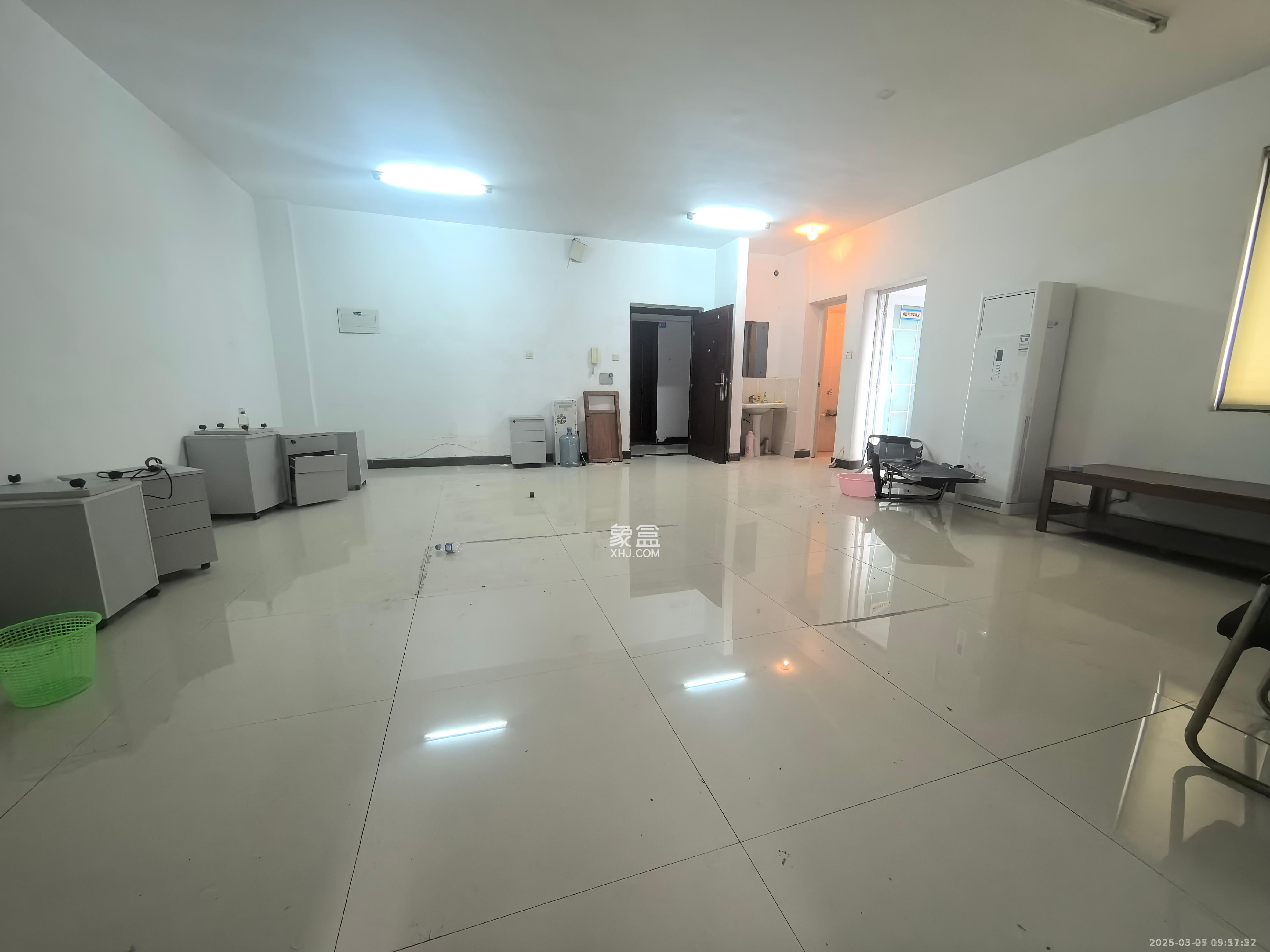 和庄 3室2厅1卫 1500.0元/月 和庄 3室2厅1卫 1500.0元/月室内图