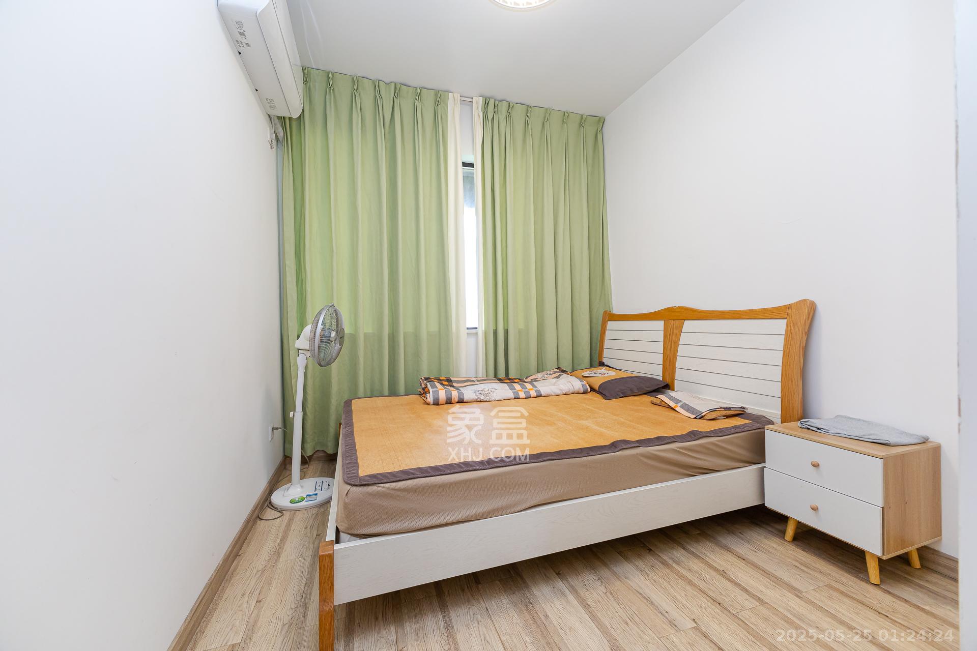 嘉宇银杉(嘉宇西苑) 4室2厅2卫 109.0万 嘉宇银杉(嘉宇西苑) 4室2厅2卫 109.0万卧室