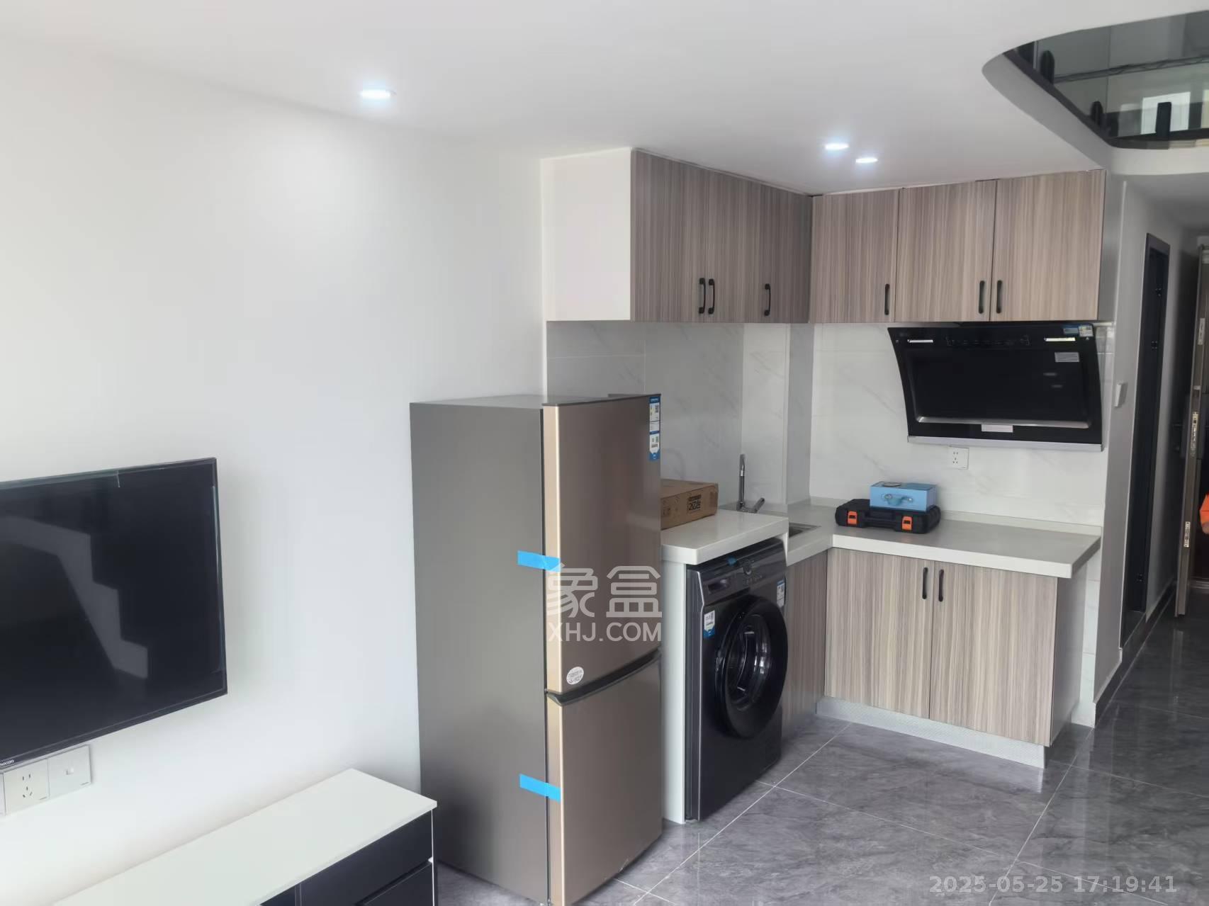 力高凤凰新天 2室1厅1卫 2200.0元/月 力高凤凰新天 2室1厅1卫 2200.0元/月室内图