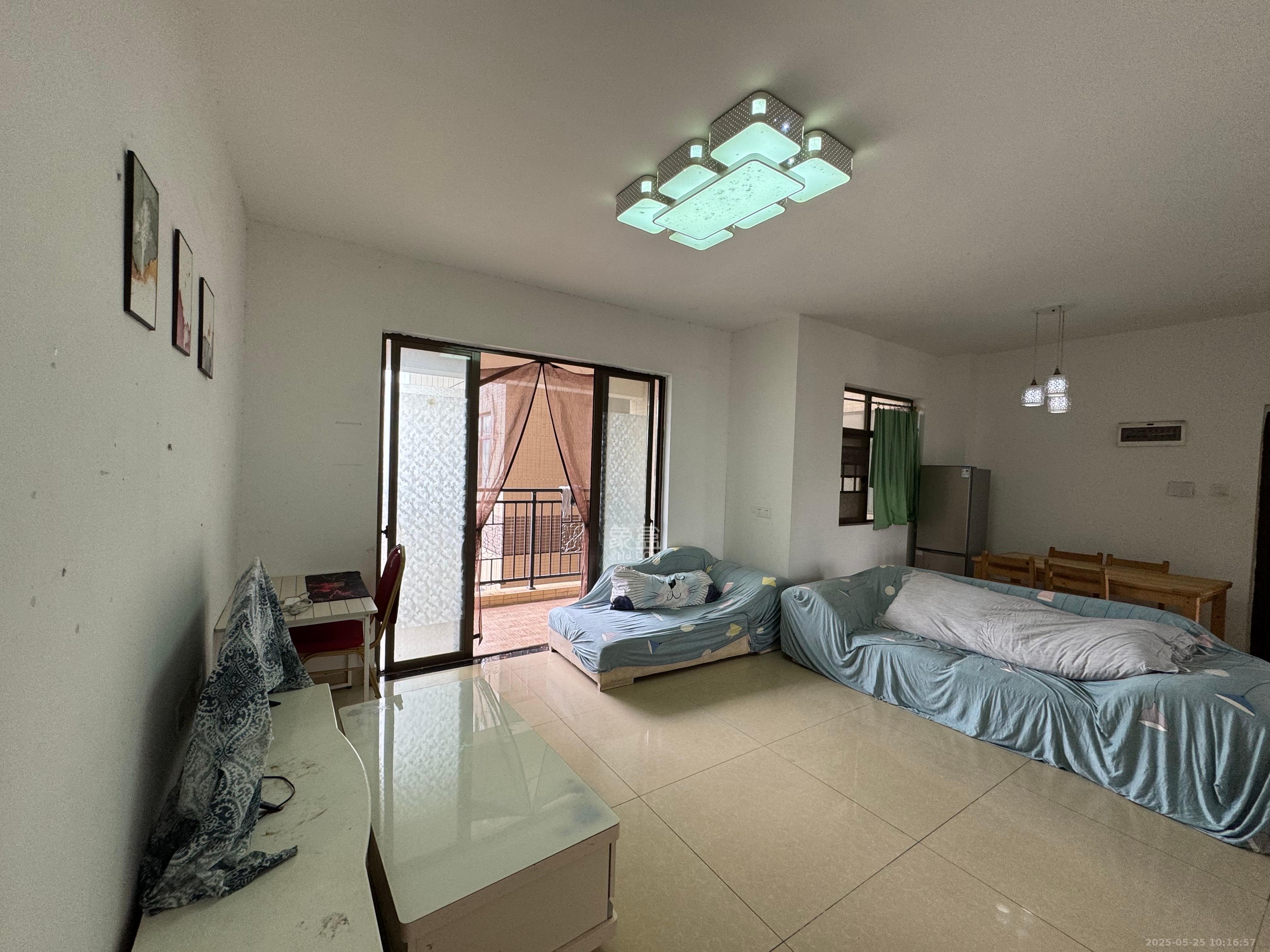 江山帝景雅典 3室2厅2卫 2300.0元/月 江山帝景雅典 3室2厅2卫 2300.0元/月室内图