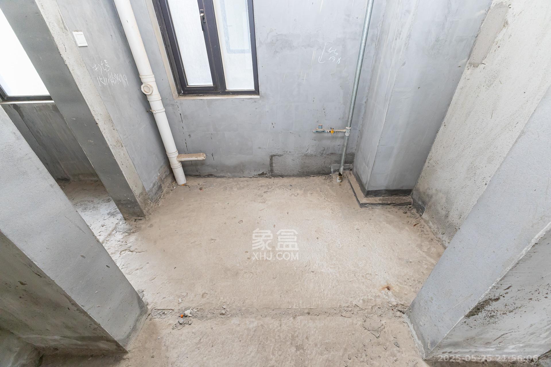 勤诚达境界城  4室2厅2卫    90.0万 勤诚达境界城  4室2厅2卫    90.0万厨房