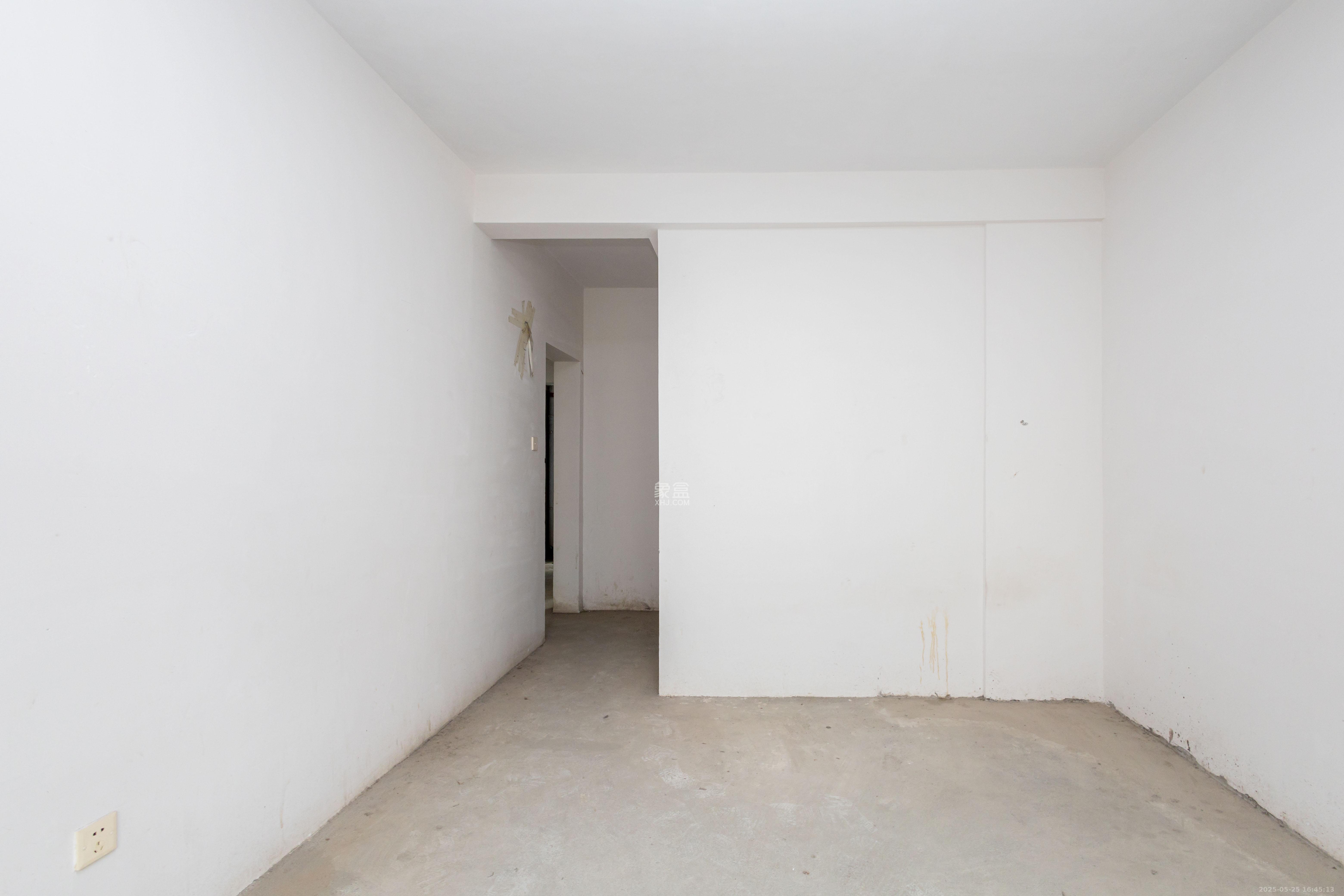 中国铁建国际城二期  4室2厅2卫    69.8万 中国铁建国际城二期  4室2厅2卫    69.8万卧室