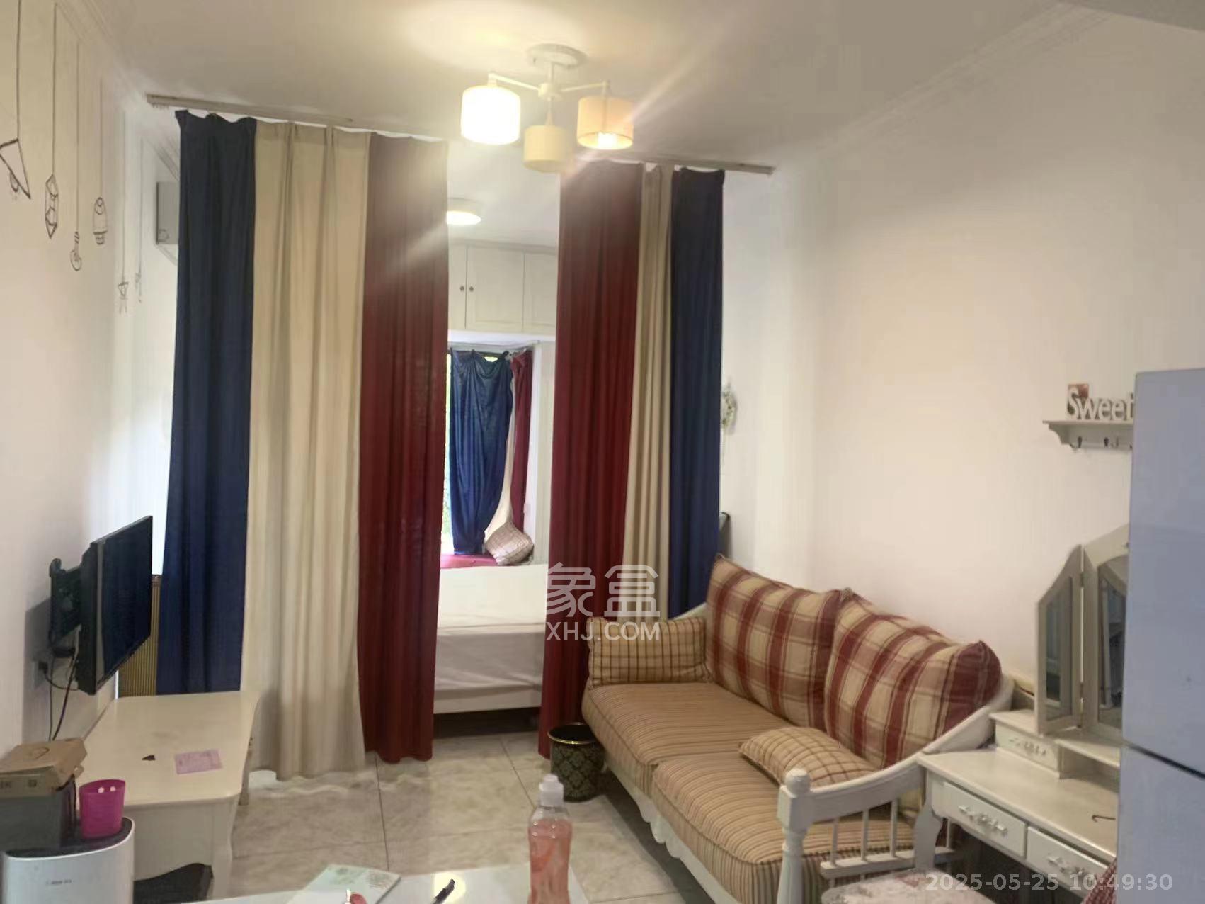 绿地公馆(绿地名邸)  1室1厅1卫    1400.0元/月 绿地公馆(绿地名邸)  1室1厅1卫    1400.0元/月室内图