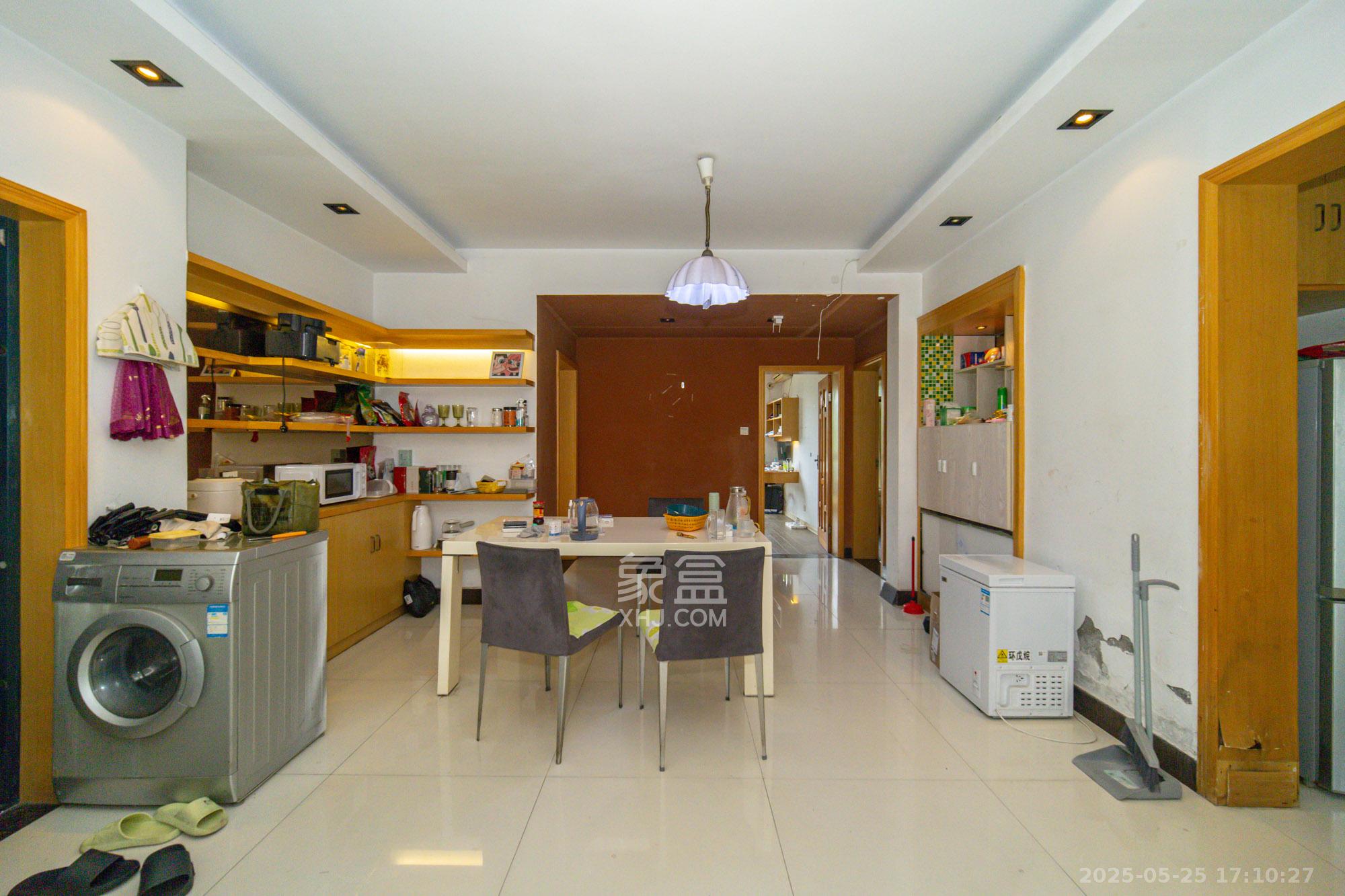 阳光丽景 3室2厅2卫 64.8万 阳光丽景 3室2厅2卫 64.8万其他