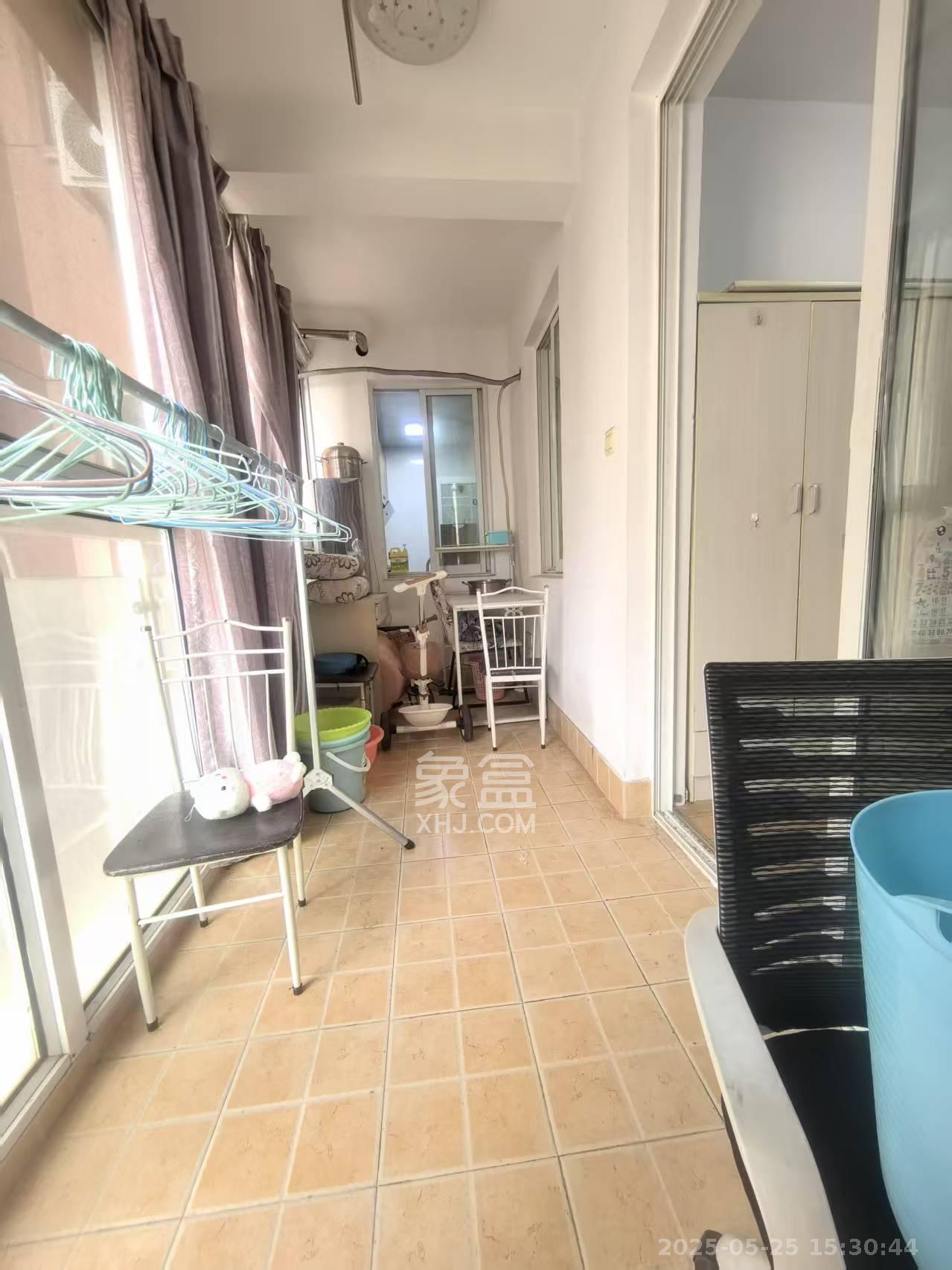 银轩铭誉(四海怡家) 1室1厅1卫 2200.0元/月 银轩铭誉(四海怡家) 1室1厅1卫 2200.0元/月室内图