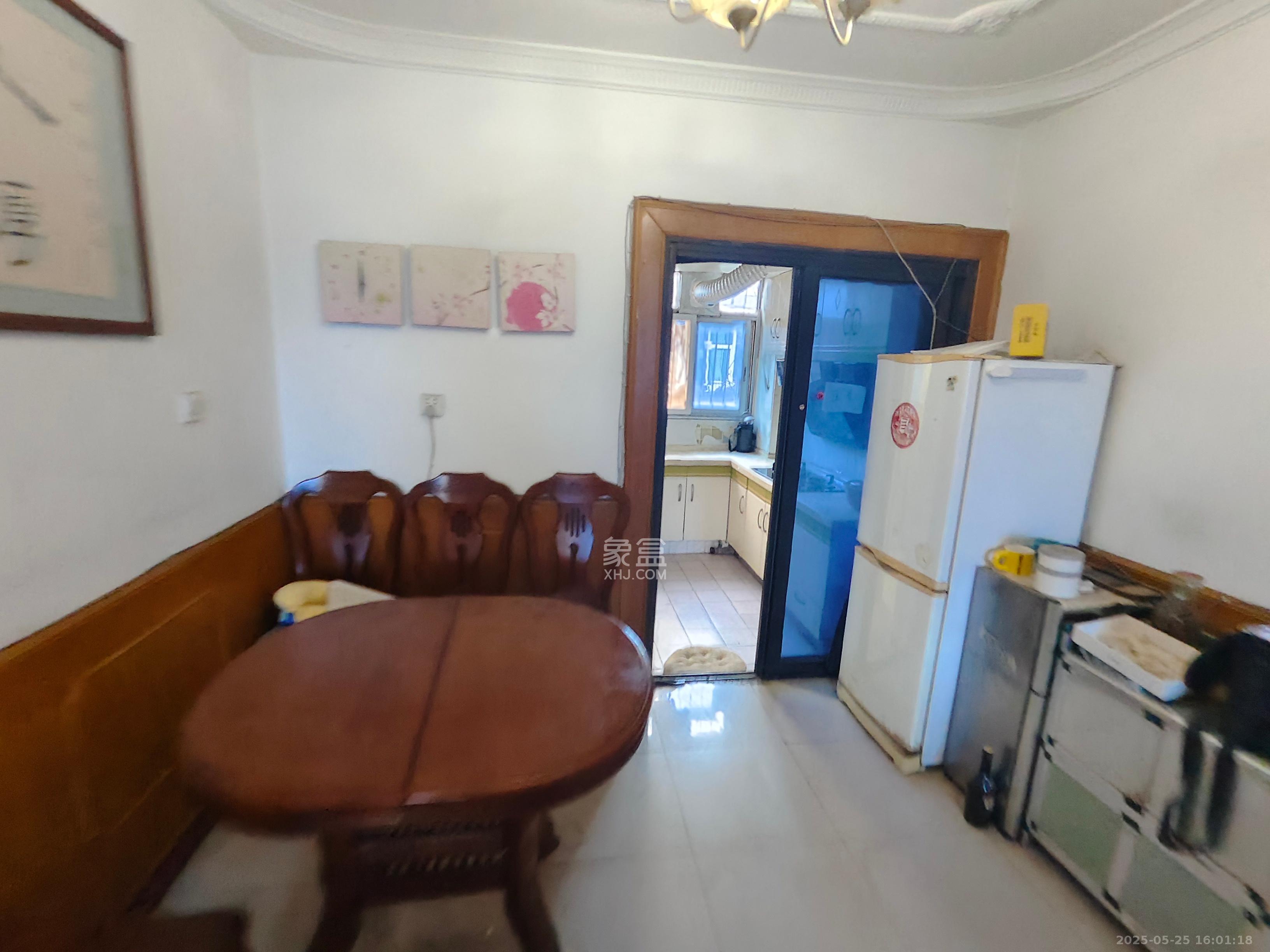 自然小区  2室2厅1卫   1300.00元/月室内图