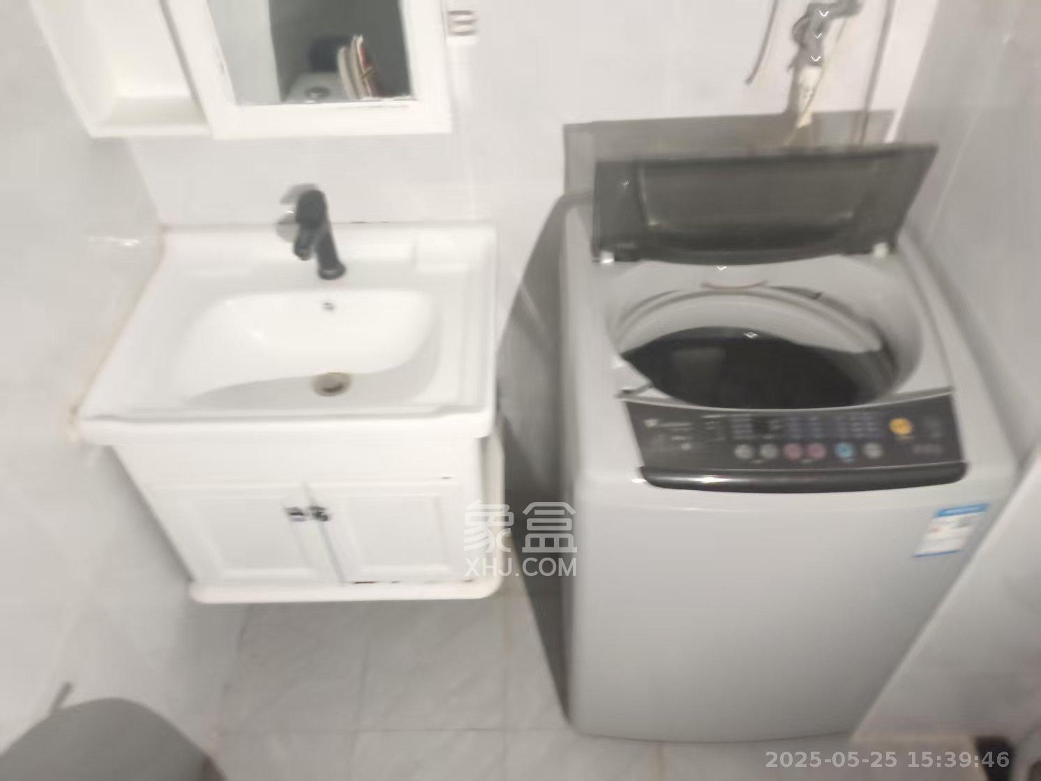 天心白沙里  1室1厅1卫   2400.00元/月