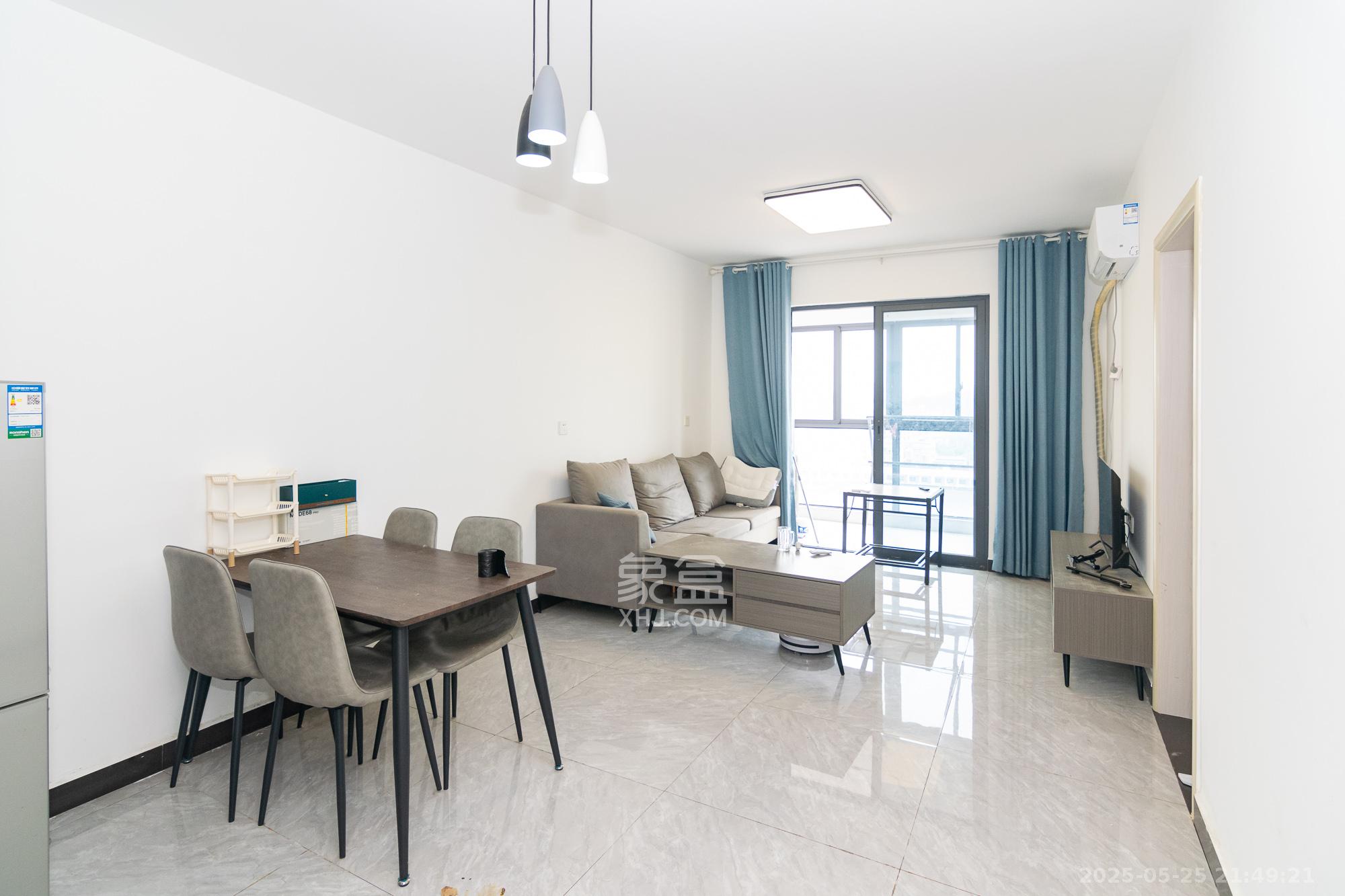 中粮鸿云 3室2厅1卫 57.8万 中粮鸿云 3室2厅1卫 57.8万客厅