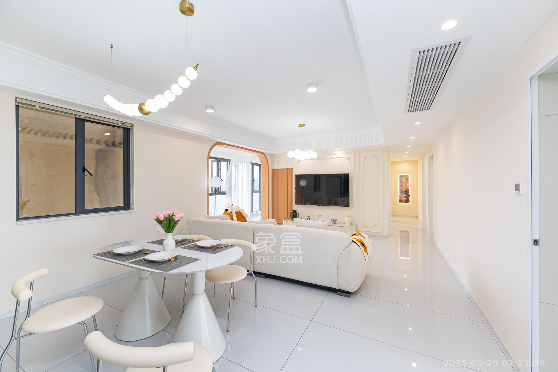 勤诚达新界 4室2厅1卫 109.8万 勤诚达新界 4室2厅1卫 109.8万客厅