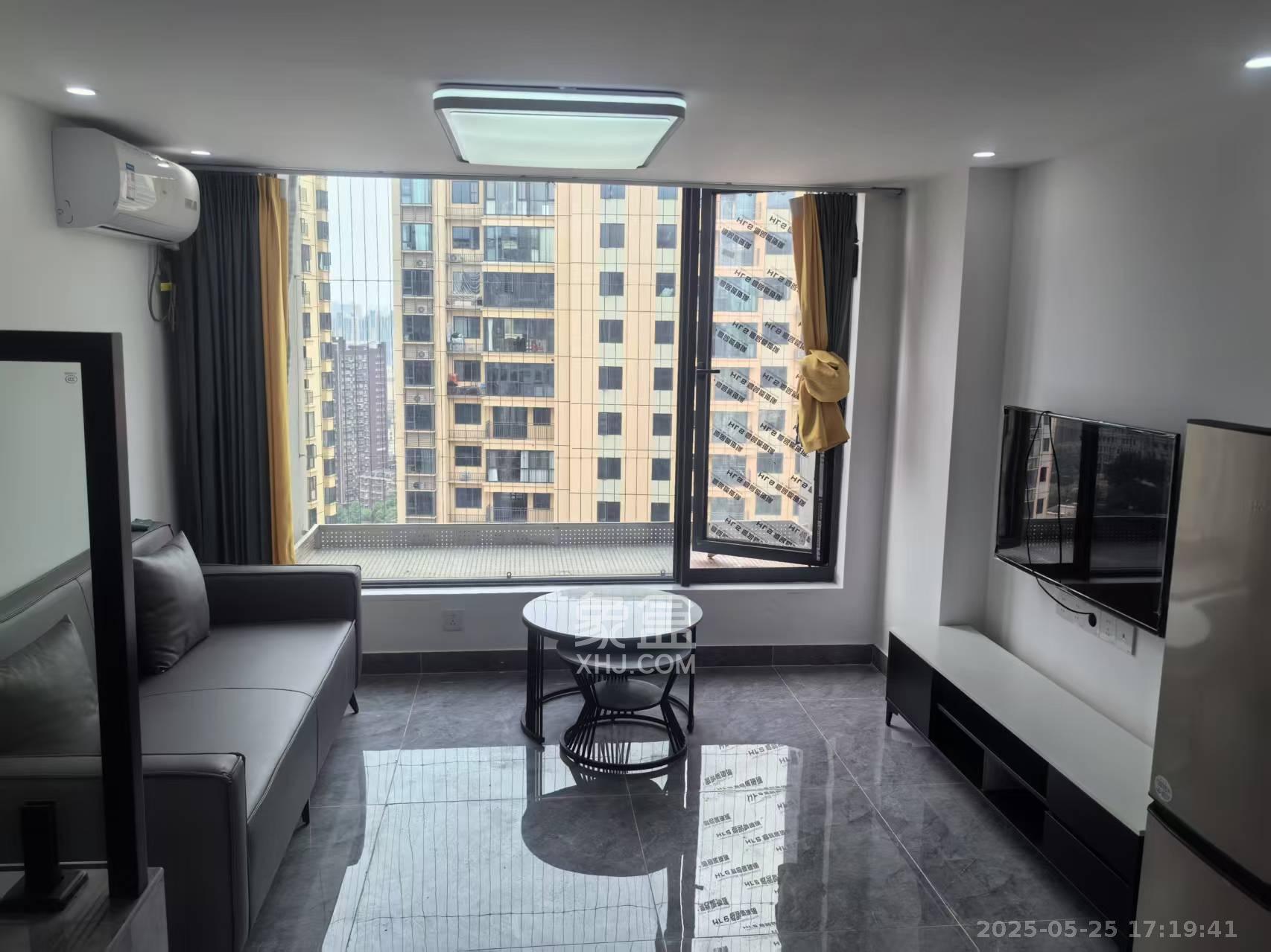 力高凤凰新天 2室1厅1卫 2200.0元/月 力高凤凰新天 2室1厅1卫 2200.0元/月室内图