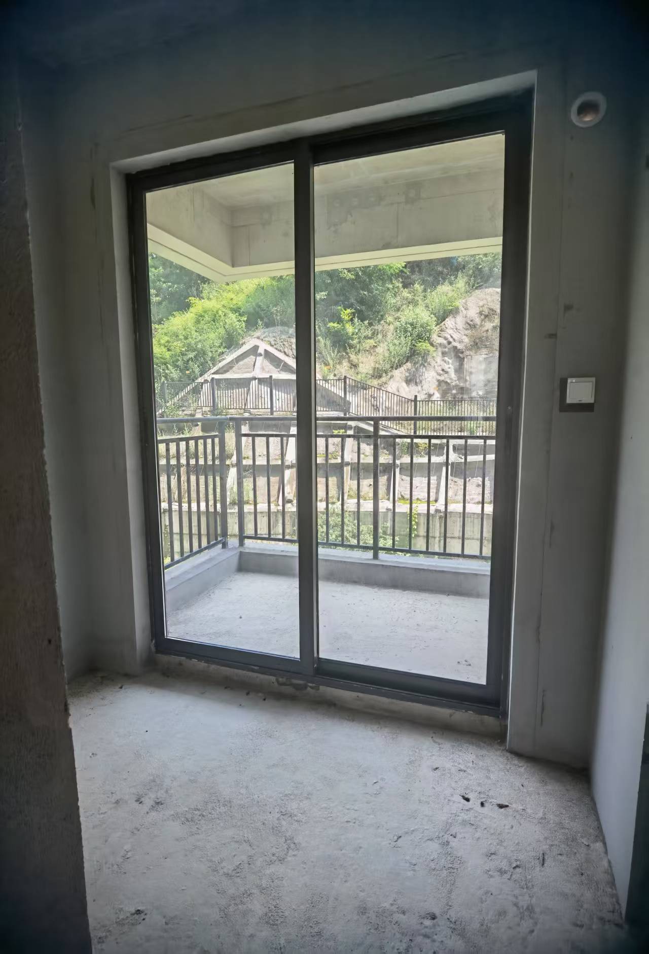 中建凤栖台  4室2厅2卫   57.80万其他