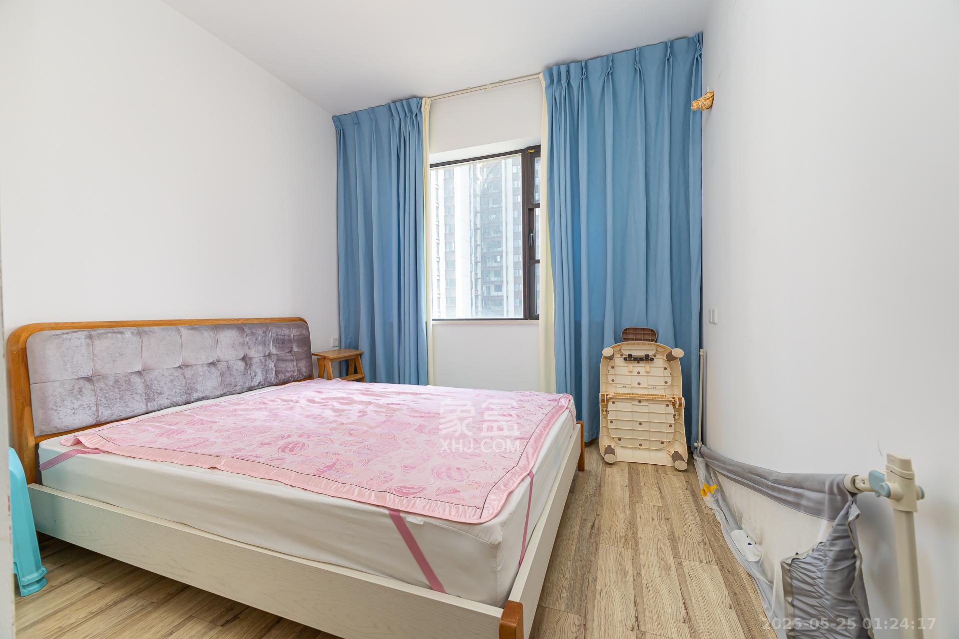 嘉宇银杉(嘉宇西苑) 4室2厅2卫 109.0万 嘉宇银杉(嘉宇西苑) 4室2厅2卫 109.0万卧室