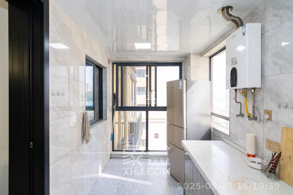 澳海澜庭  5室2厅2卫    2500.0元/月 澳海澜庭  5室2厅2卫    2500.0元/月室内图