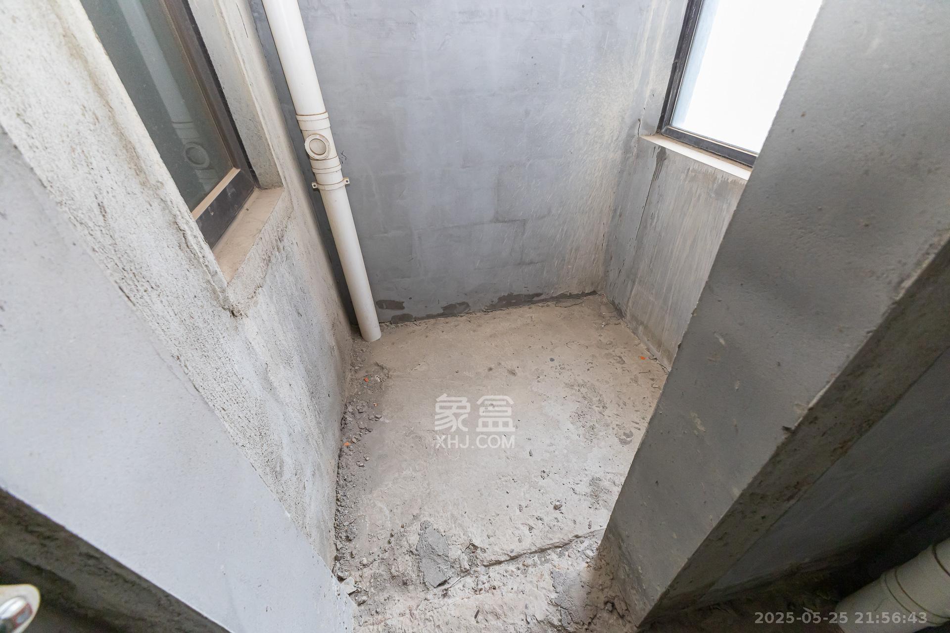 勤诚达境界城  4室2厅2卫    90.0万 勤诚达境界城  4室2厅2卫    90.0万阳台