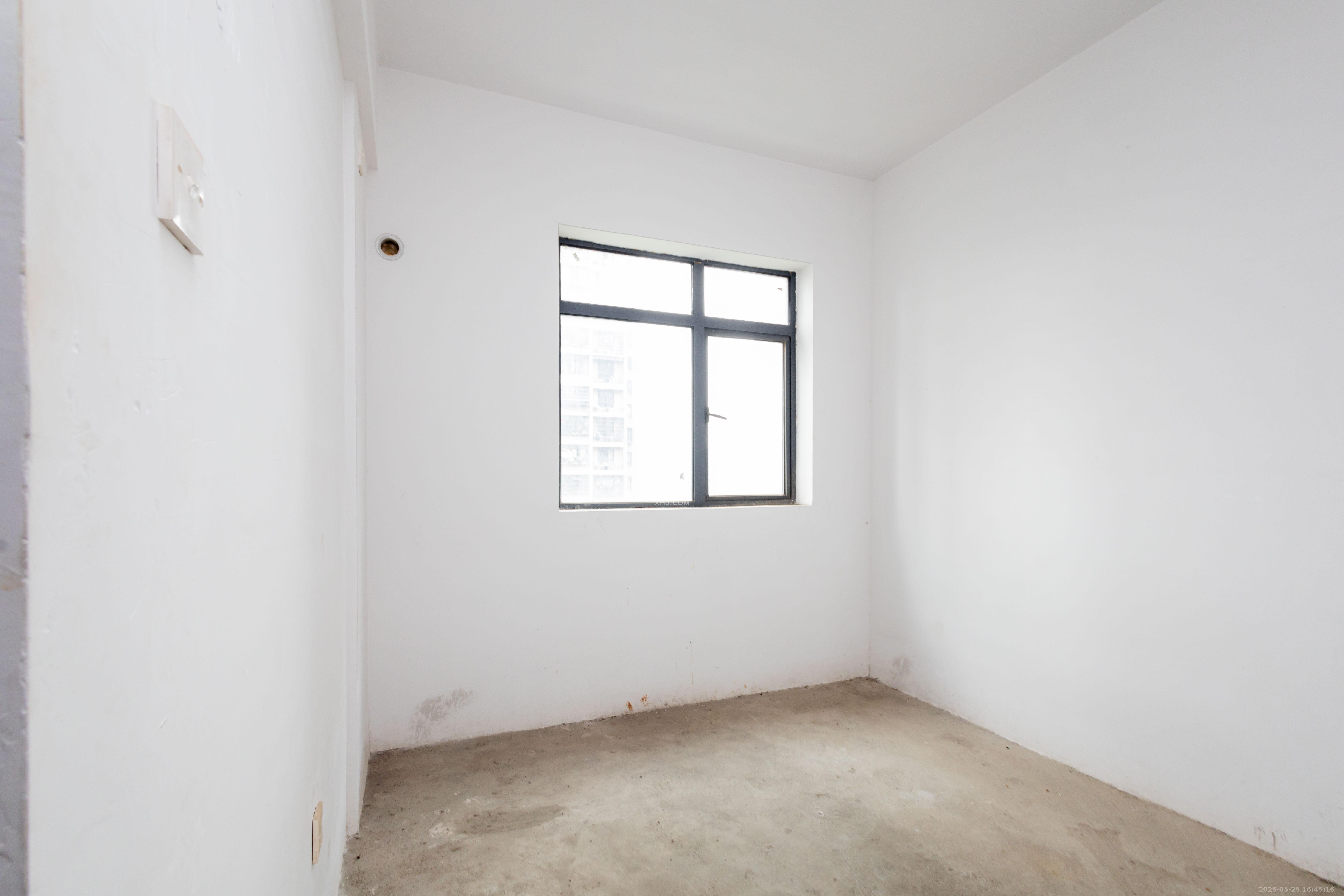 中国铁建国际城二期  4室2厅2卫    69.8万 中国铁建国际城二期  4室2厅2卫    69.8万卧室