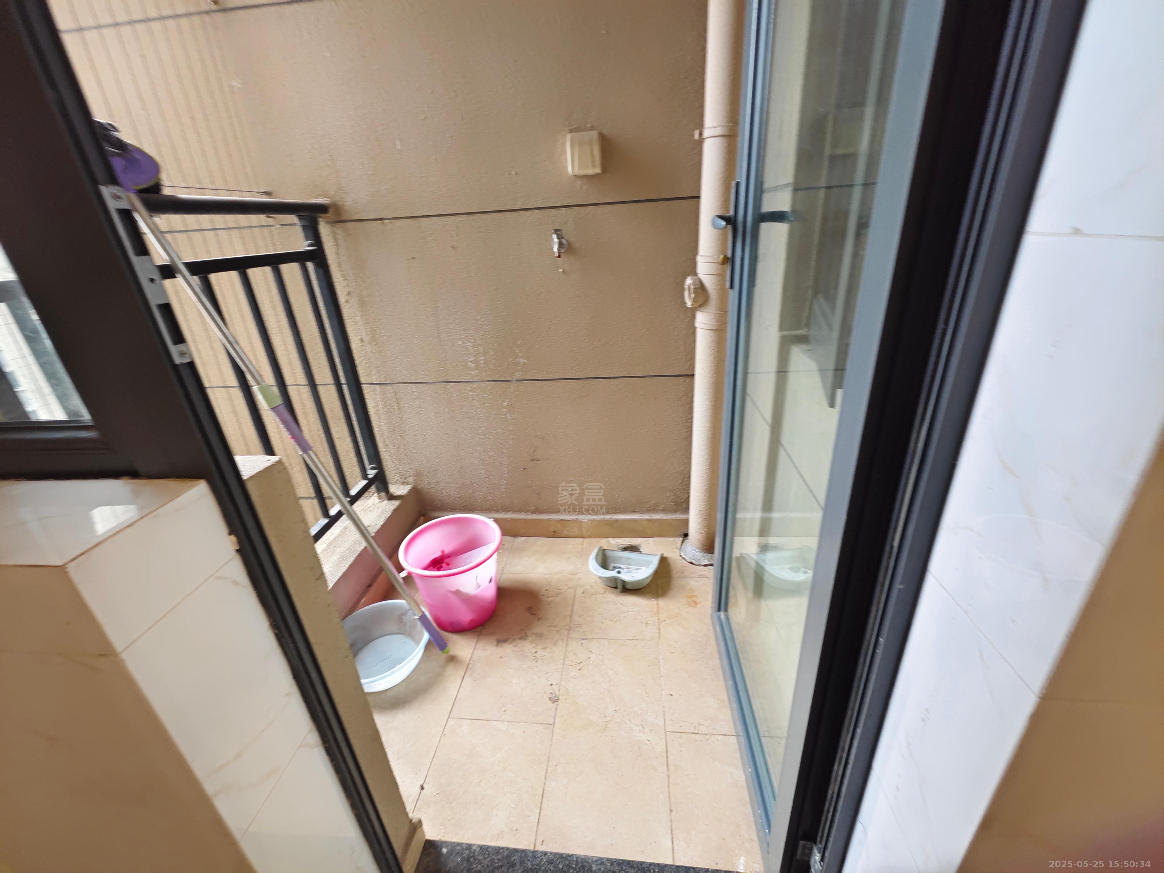 恒大华府 3室2厅1卫 1800.0元/月 恒大华府 3室2厅1卫 1800.0元/月室内图