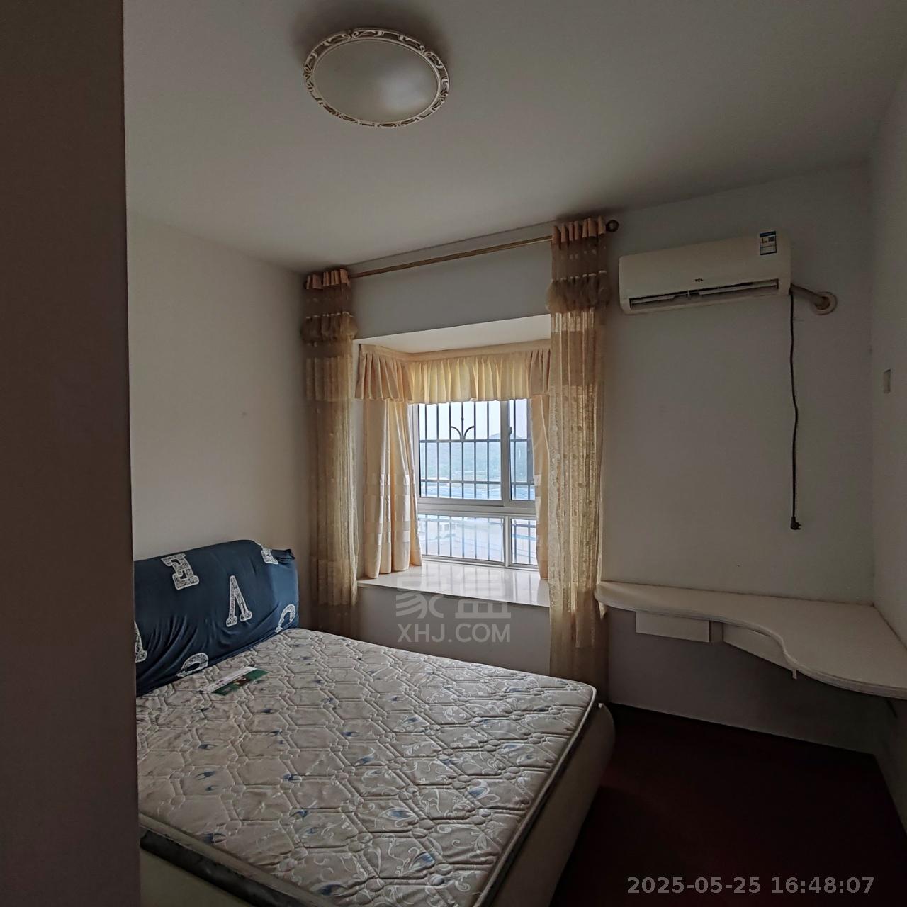 樱花地带  2室2厅1卫   1300.00元/月室内图