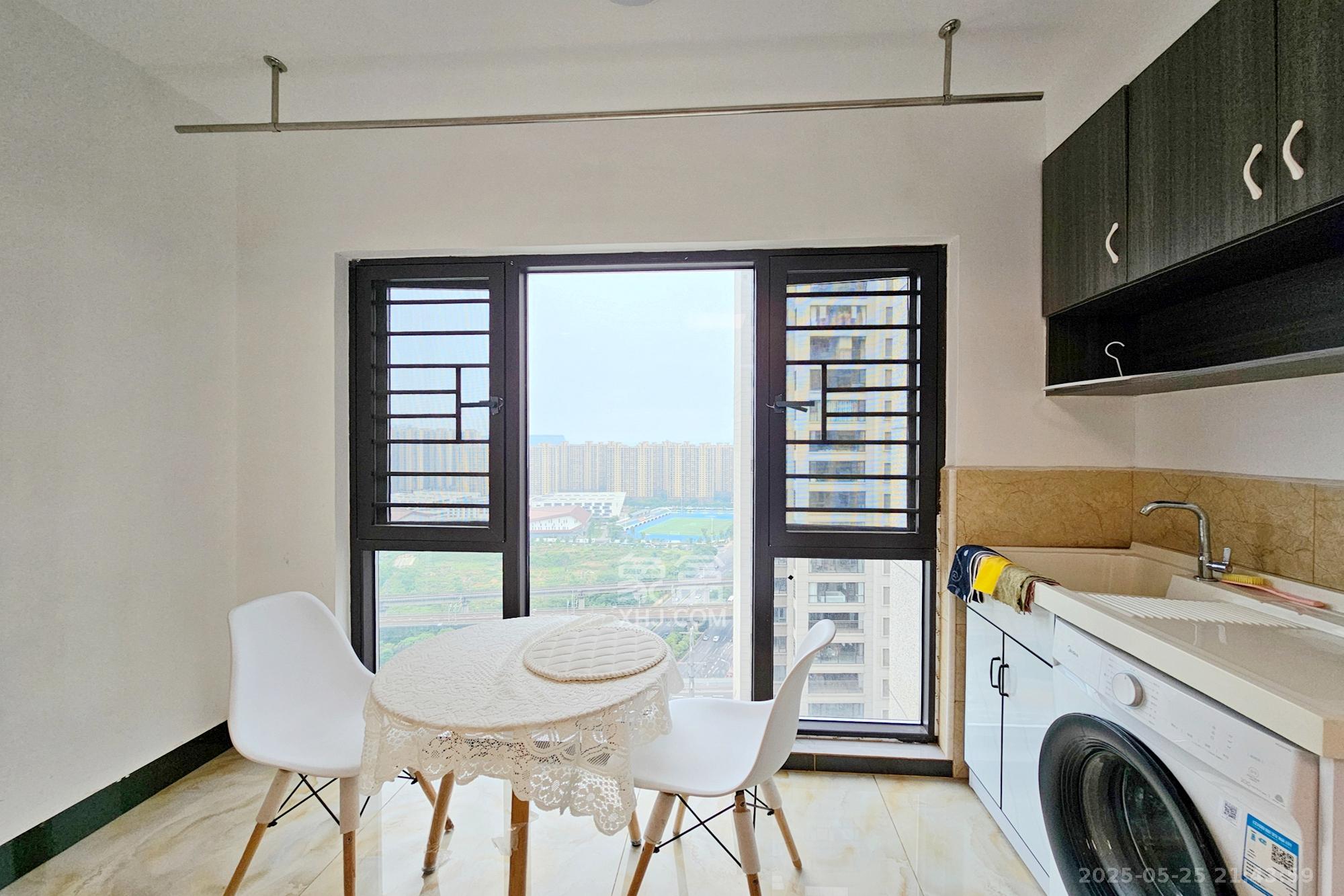 阳光城尚东湾愉景苑 3室2厅1卫 89.9万 阳光城尚东湾愉景苑 3室2厅1卫 89.9万其他