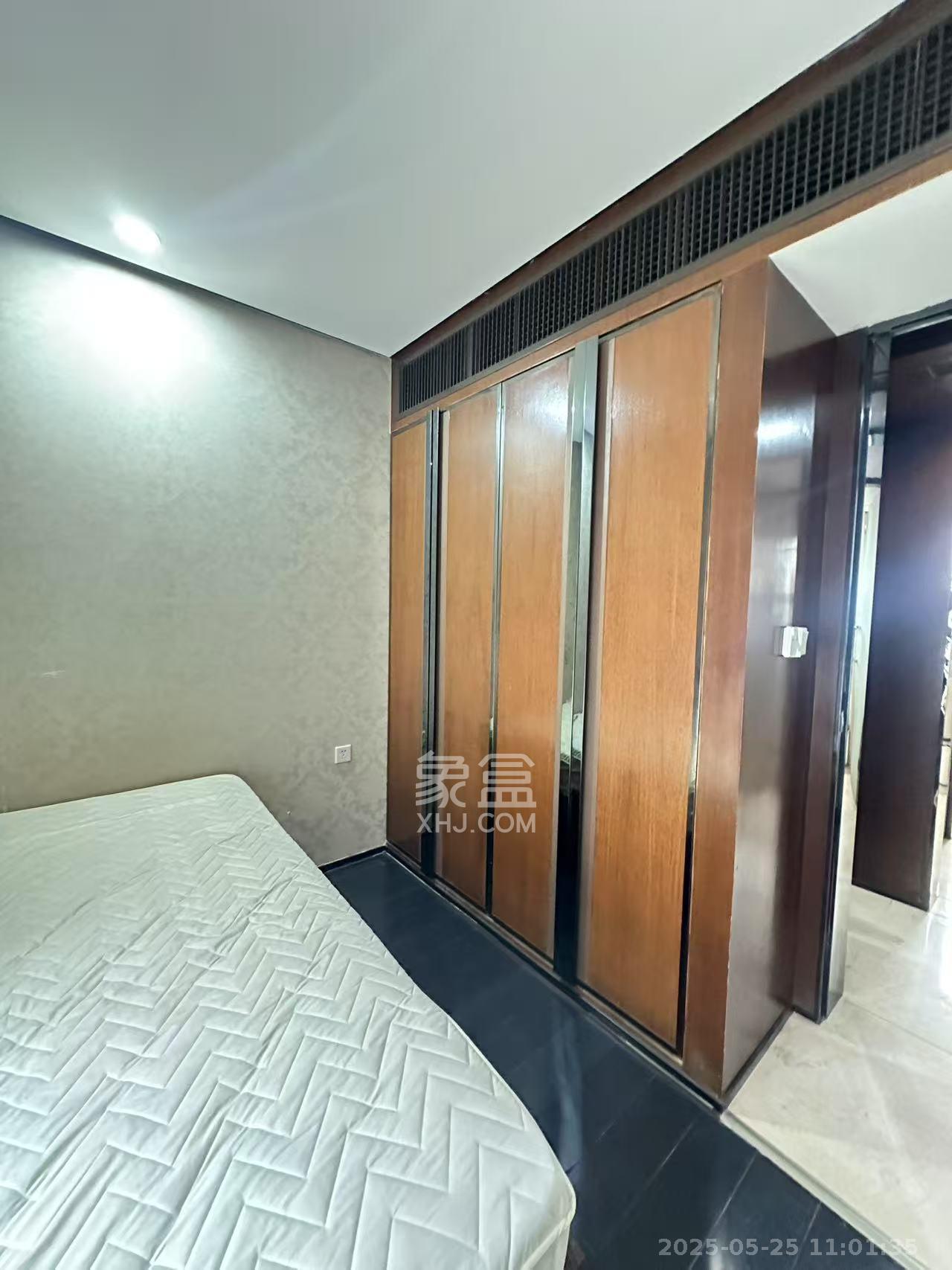 金土地第一湾  4室2厅2卫   5000.00元/月室内图