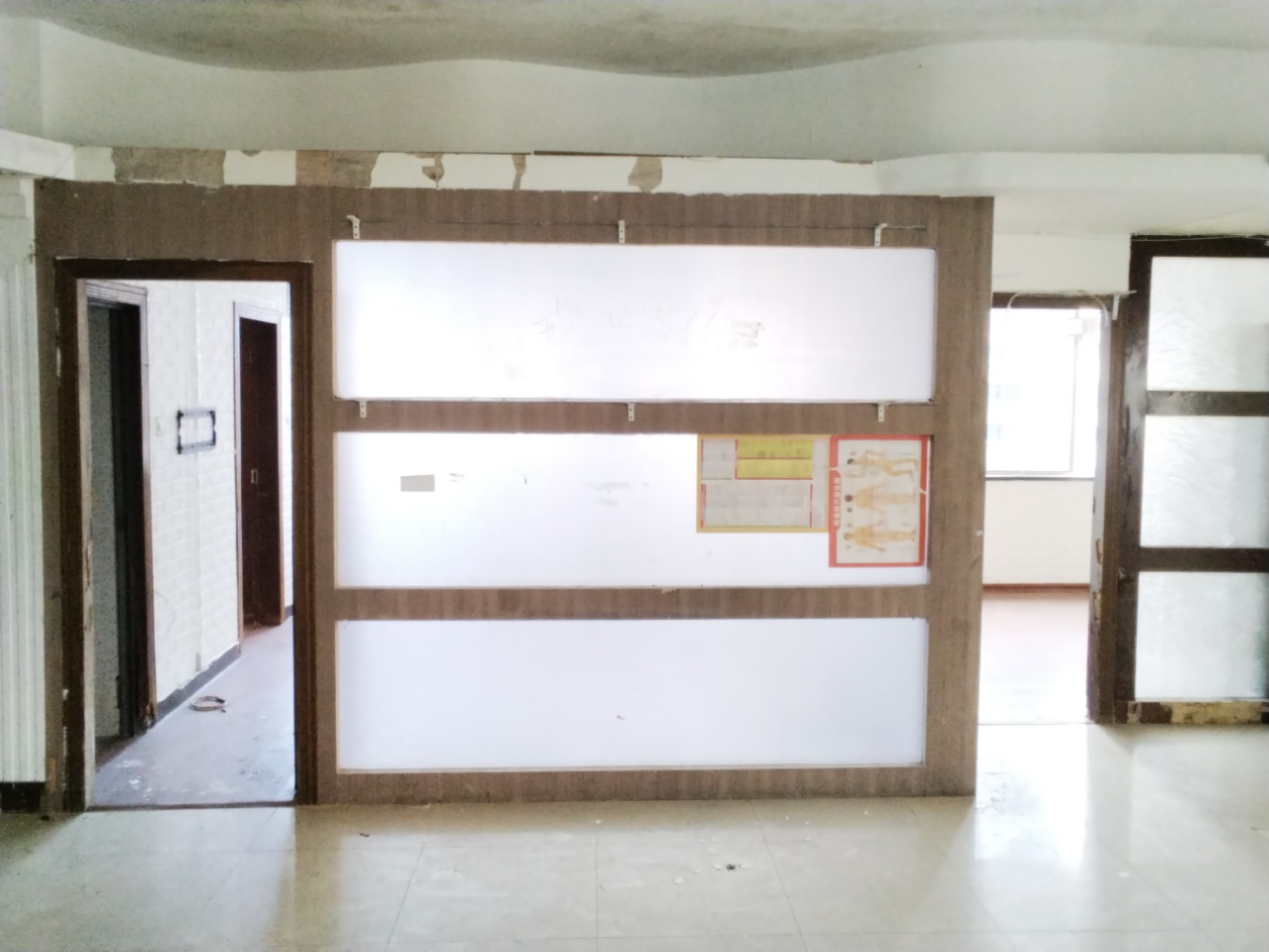 金茂大厦 3室2厅2卫 125.0万 金茂大厦 3室2厅2卫 125.0万室内图