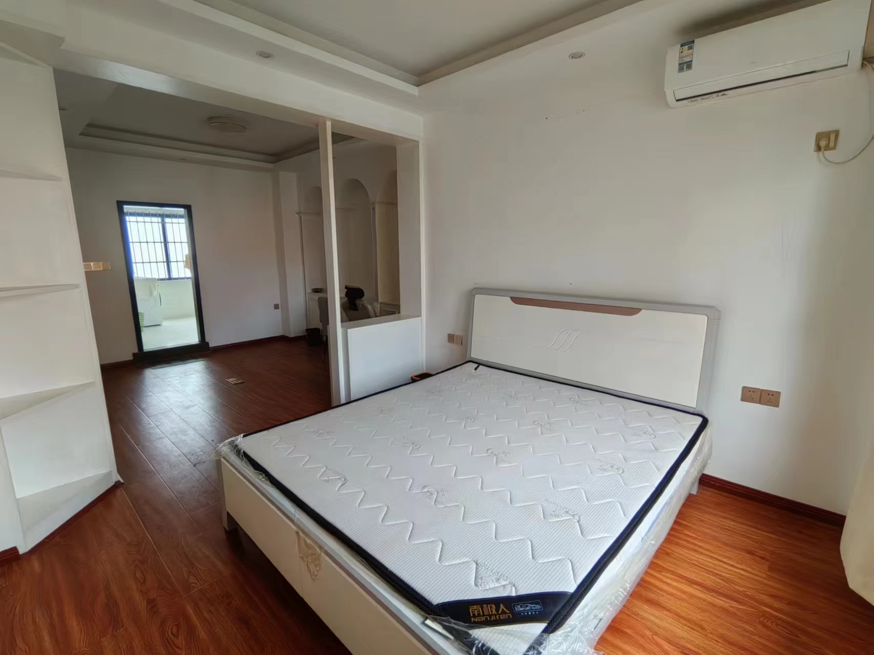 水映豪廷(一,二,三期) 5室2厅3卫 4000.0元/月 水映豪廷(一,二,三期) 5室2厅3卫 4000.0元/月室内图