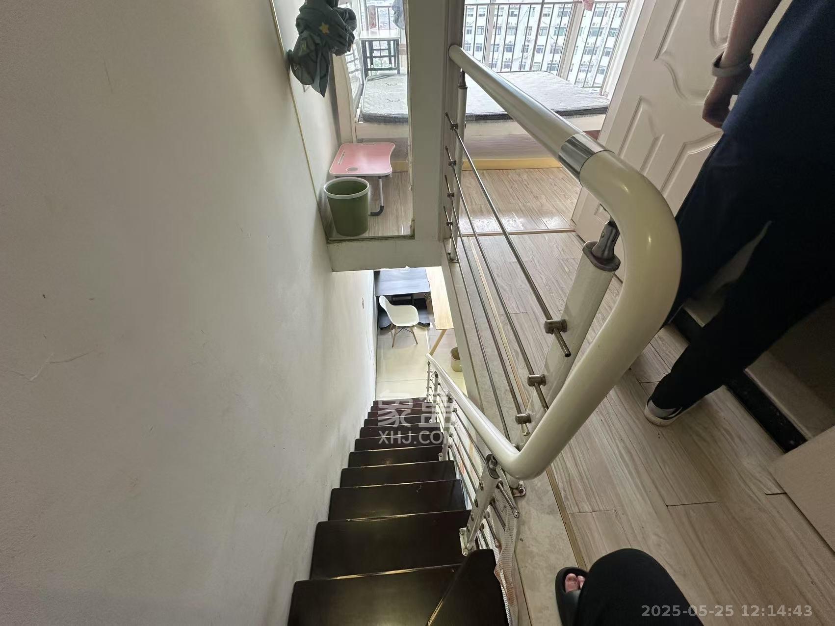 金色loft（鑫秋大厦）  2室1厅1卫   2000.00元/月室内图