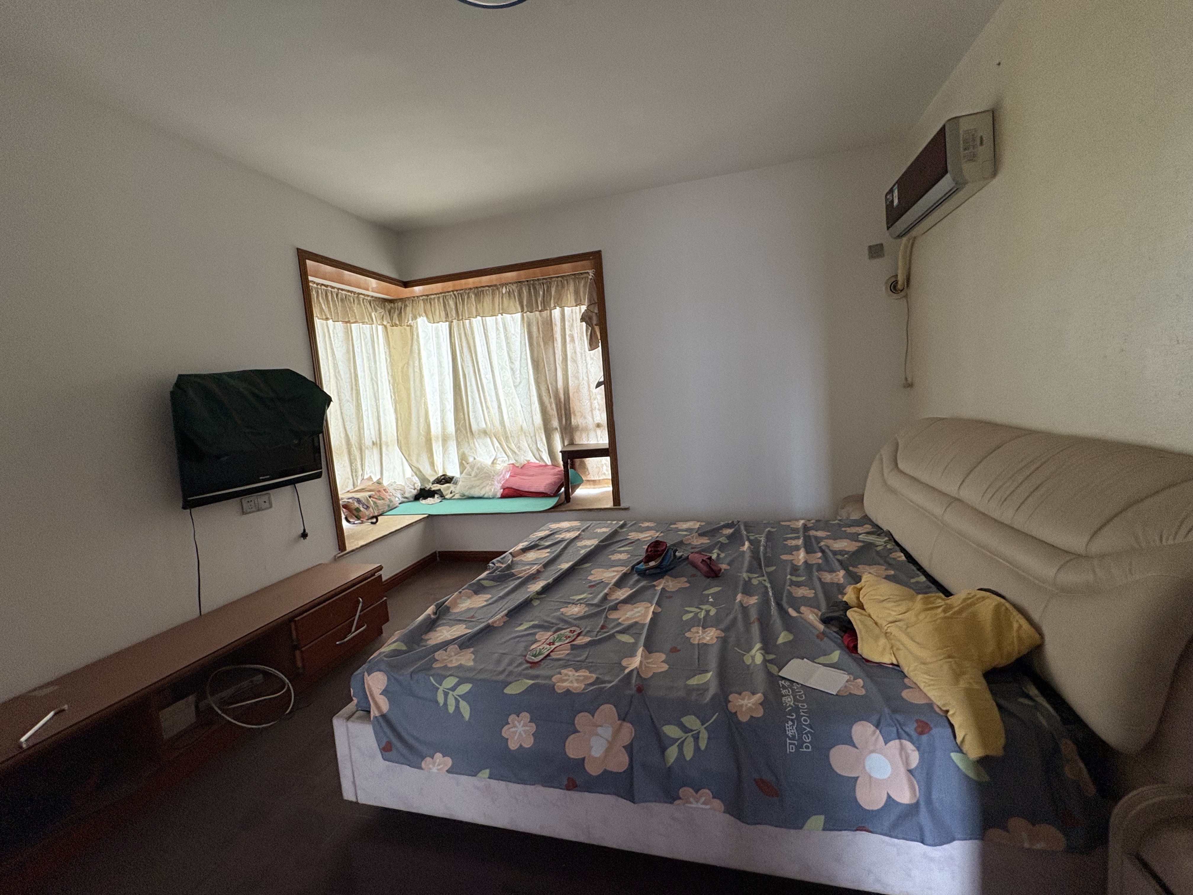 加州阳光小区(吉星阳光) 4室2厅2卫 65.0万 加州阳光小区(吉星阳光) 4室2厅2卫 65.0万客厅