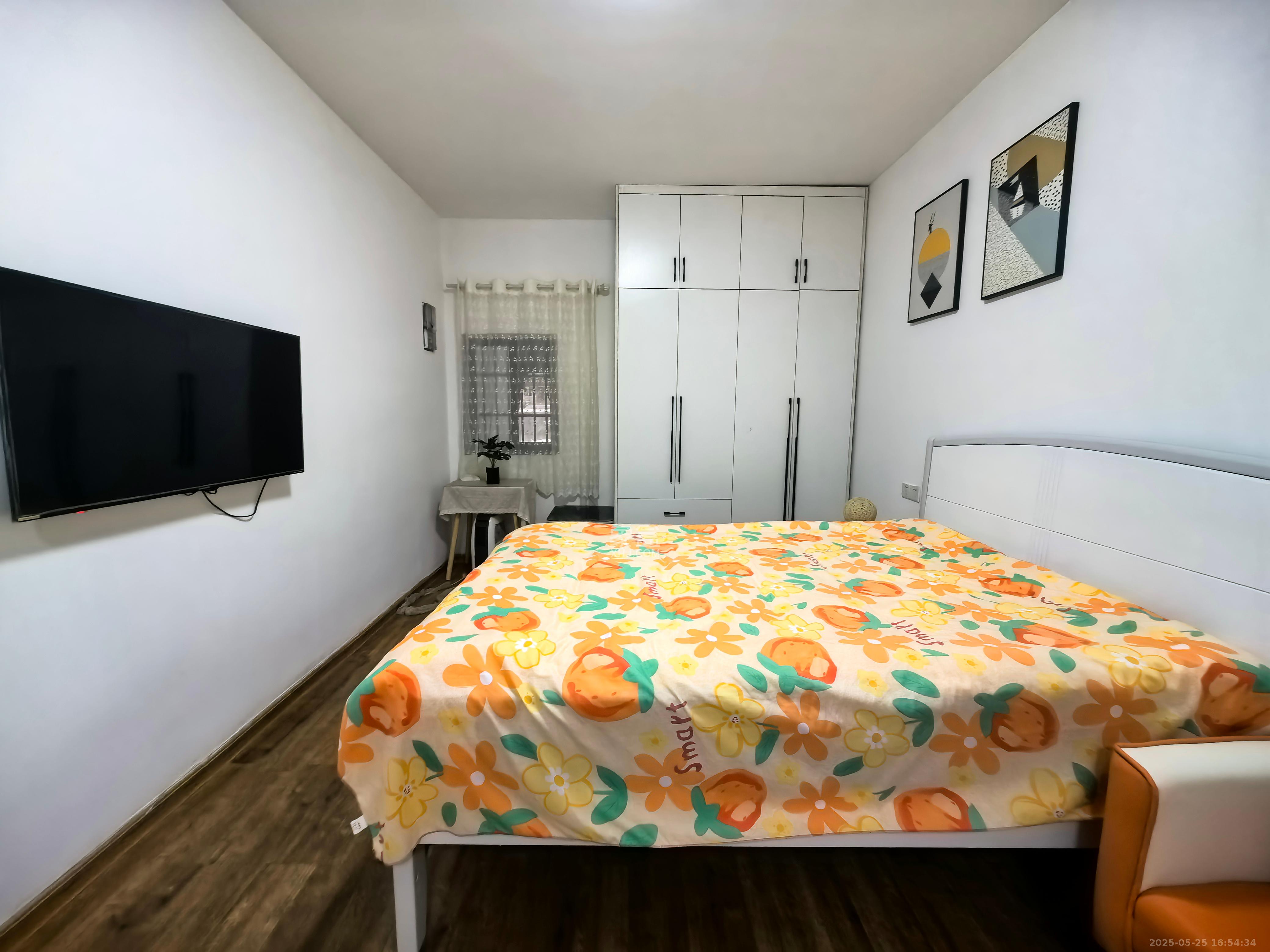 百纺大院宿舍  1室1厅1卫    1200.0元/月 百纺大院宿舍  1室1厅1卫    1200.0元/月