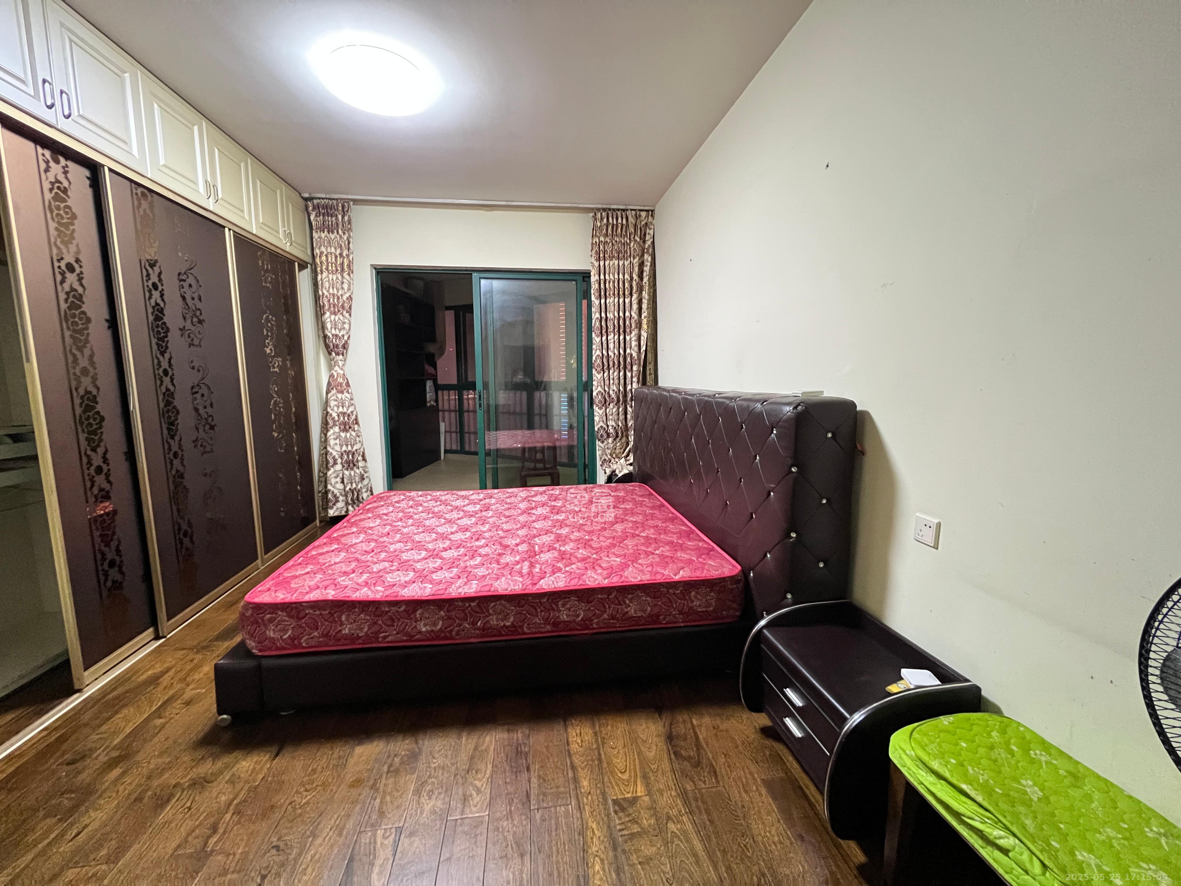 滨江金座 3室2厅2卫 3100.0元/月 滨江金座 3室2厅2卫 3100.0元/月室内图