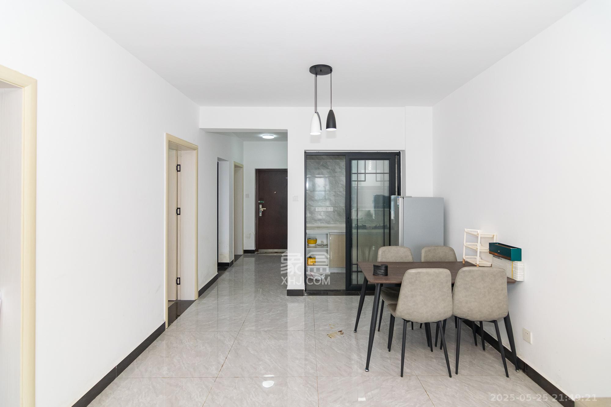 中粮鸿云 3室2厅1卫 57.8万 中粮鸿云 3室2厅1卫 57.8万客厅