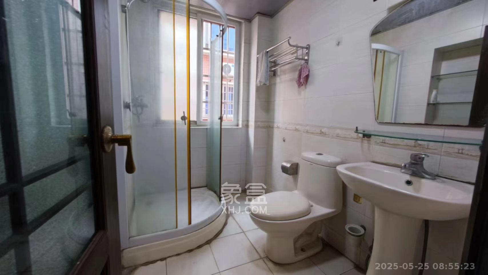 森宇佳园 3室2厅2卫 2100.0元/月 森宇佳园 3室2厅2卫 2100.0元/月室内图