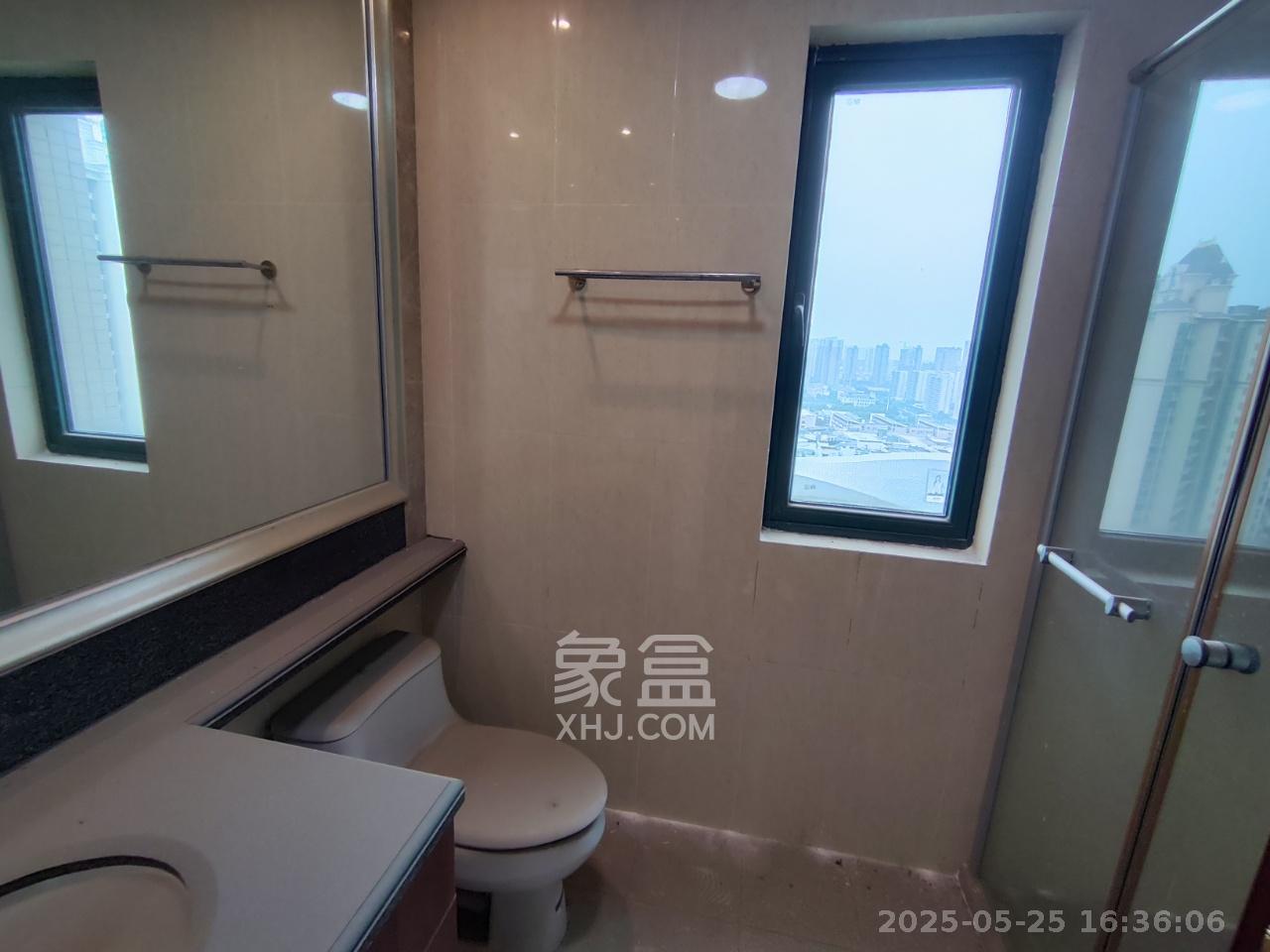 恒大翡翠华庭  4室2厅2卫   2500.00元/月室内图