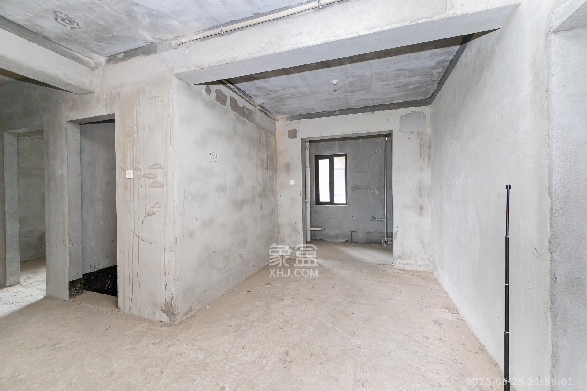 勤诚达境界城  4室2厅2卫    90.0万 勤诚达境界城  4室2厅2卫    90.0万客厅