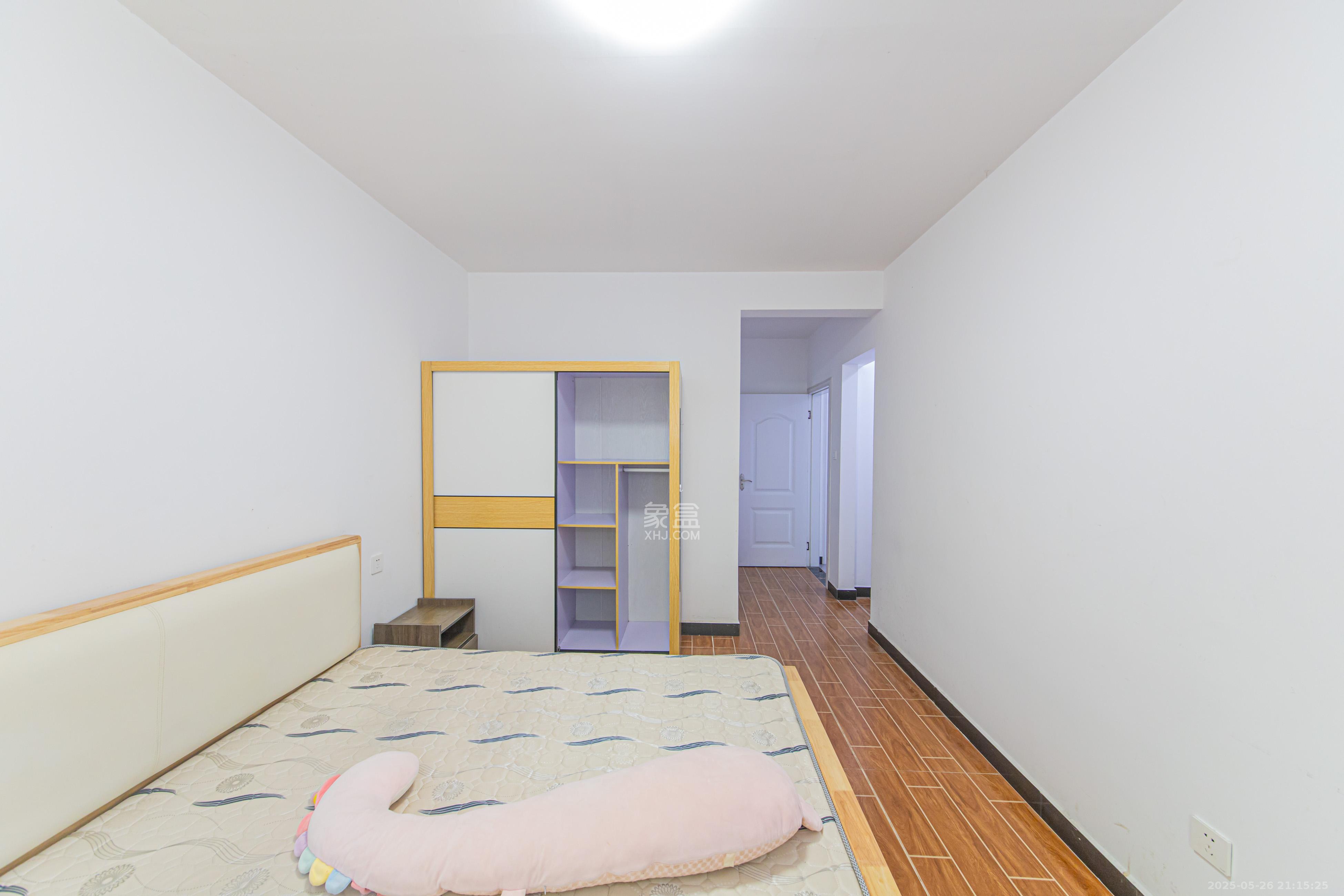 长沙美的梧桐庄园  4室2厅2卫   125.00万卧室