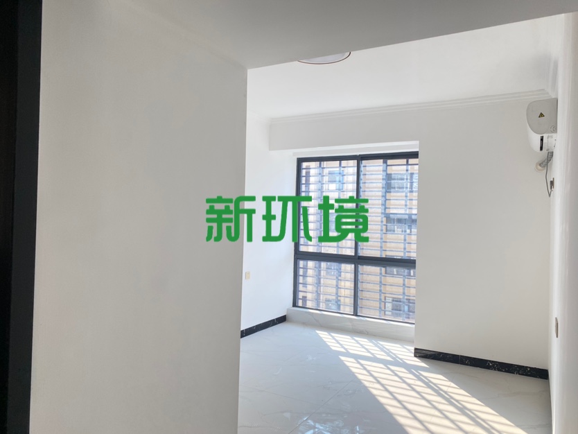 龙源华城  3室2厅2卫   75.00万客厅