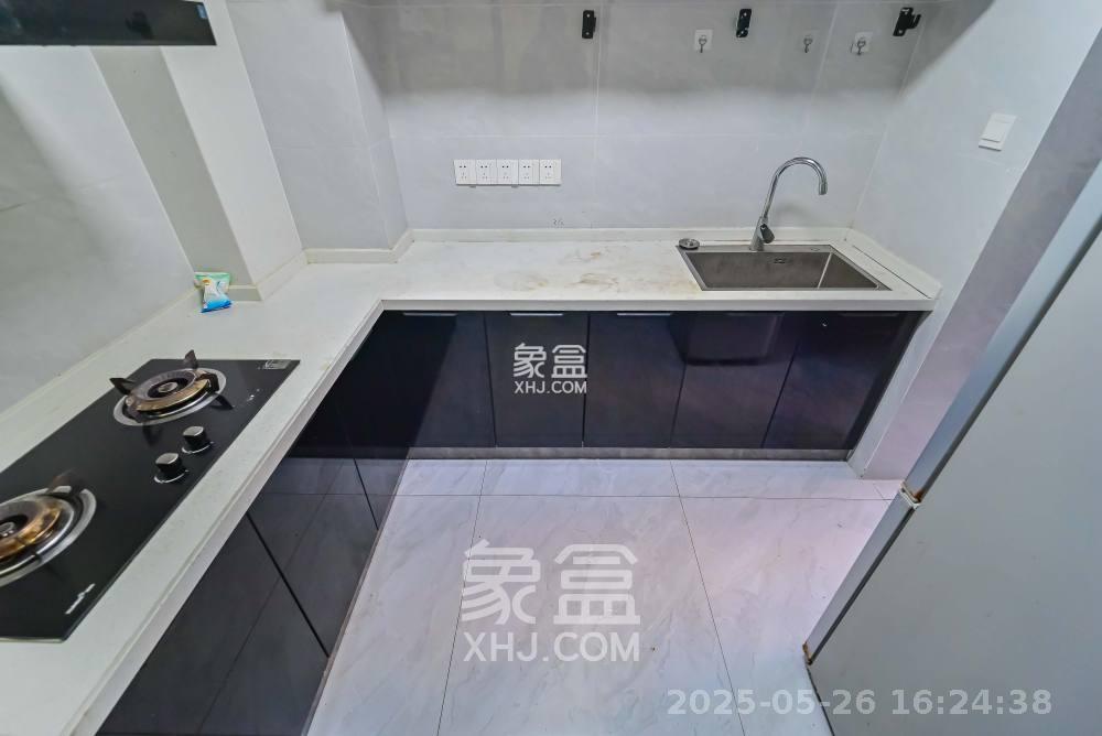 保利大都汇一期、二期  4室2厅2卫   3800.00元/月室内图