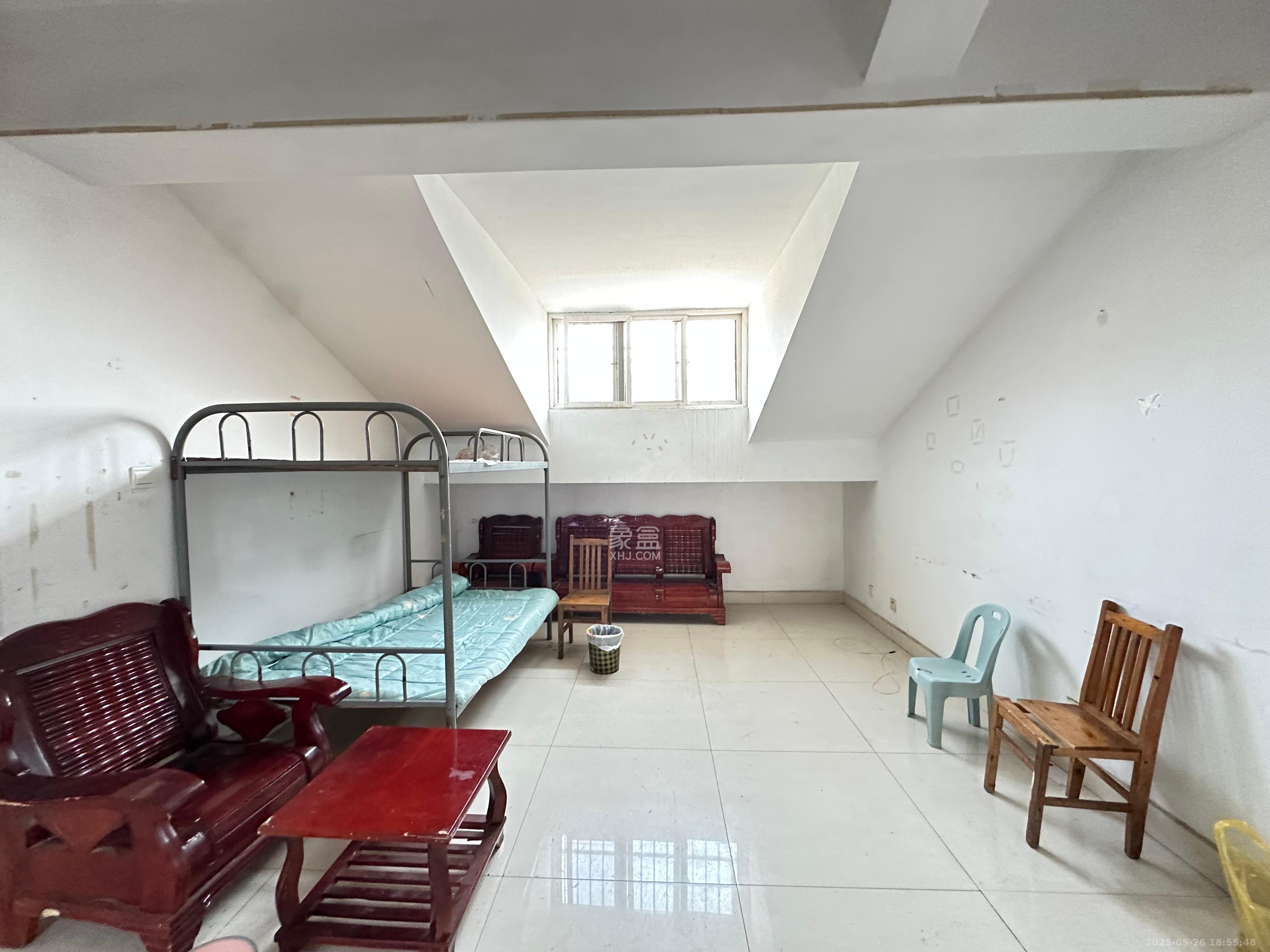 鄱阳小区 1室2厅1卫 1000.0元/月 鄱阳小区 1室2厅1卫 1000.0元/月室内图