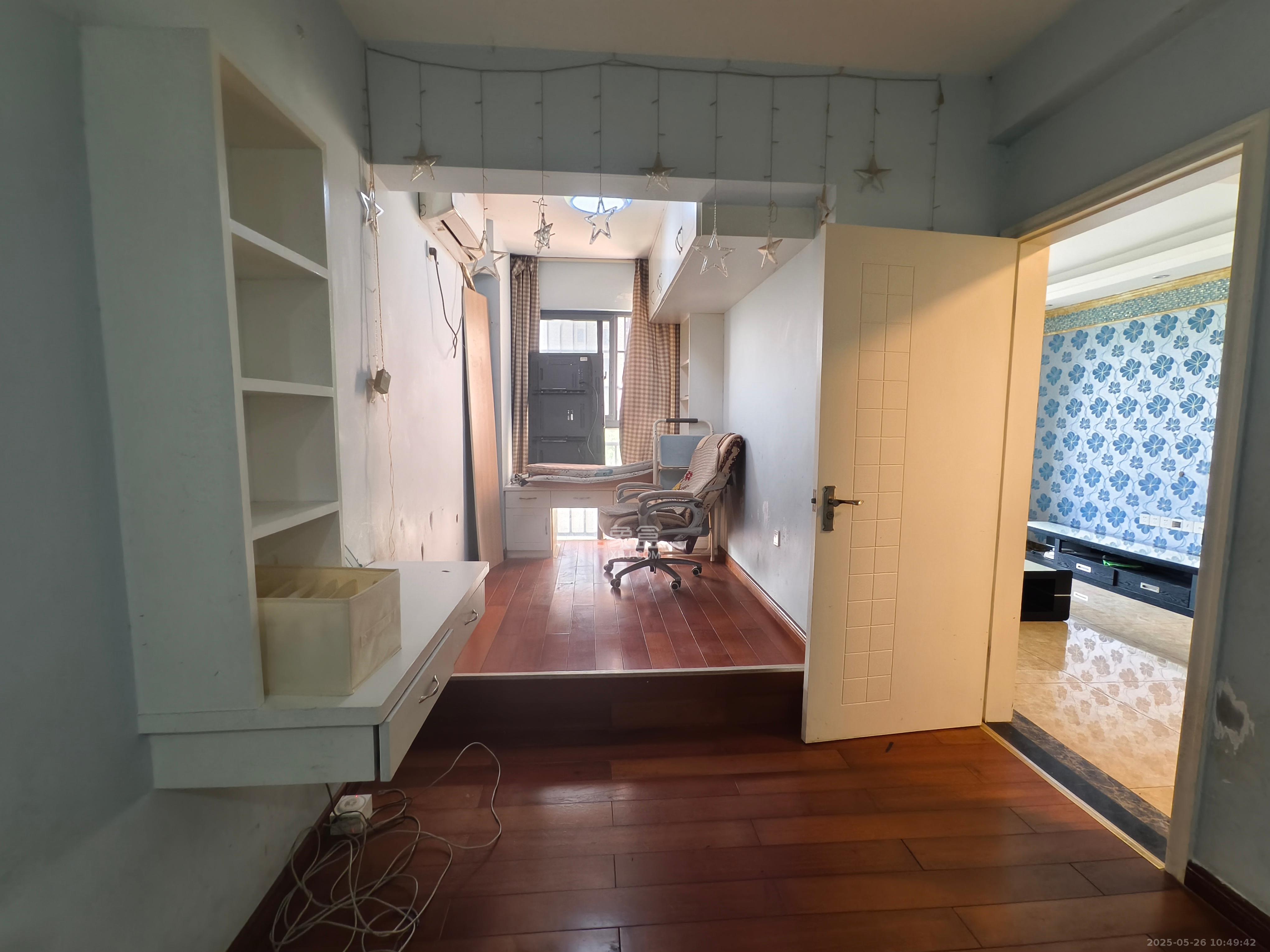 三一街区  2室2厅1卫   1500.00元/月室内图