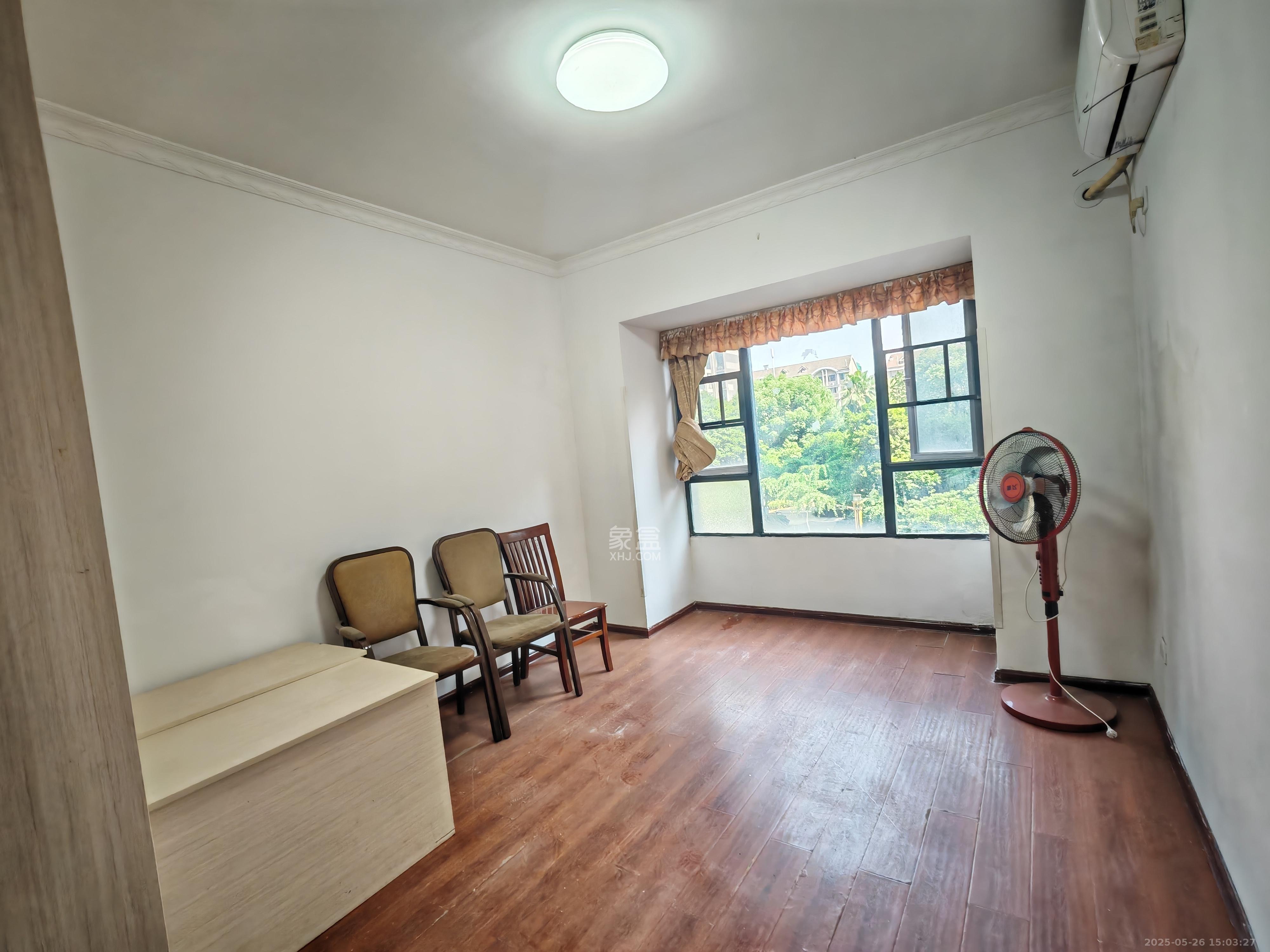 天鸿天府(天鸿中央大院)  4室2厅2卫    2900.0元/月 天鸿天府(天鸿中央大院)  4室2厅2卫    2900.0元/月室内图