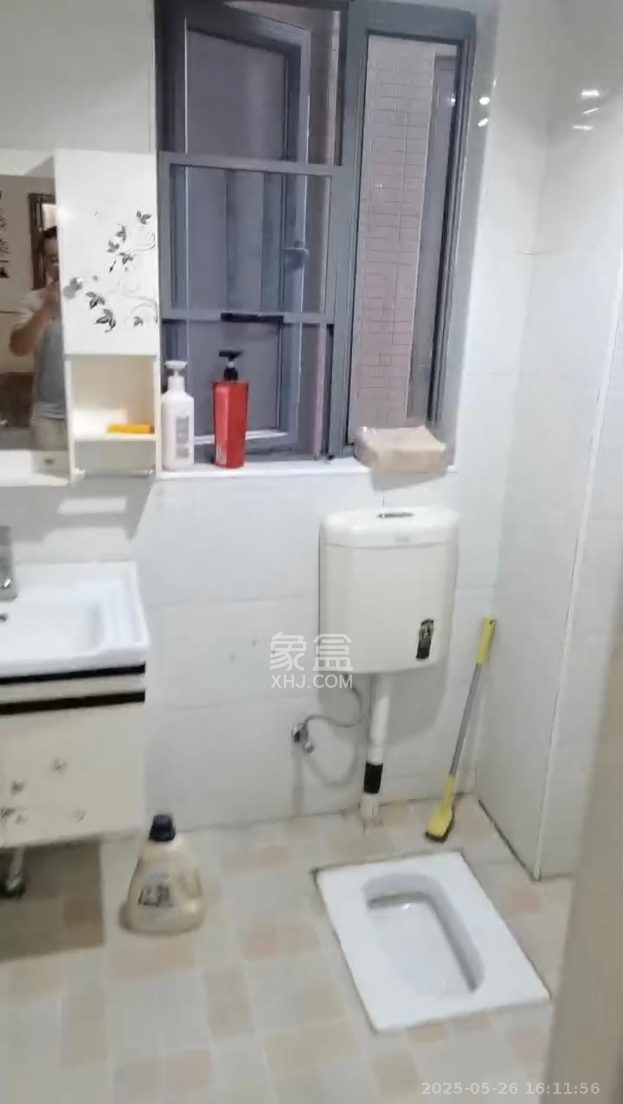 八方小区B区  3室2厅2卫   4000.00元/月室内图