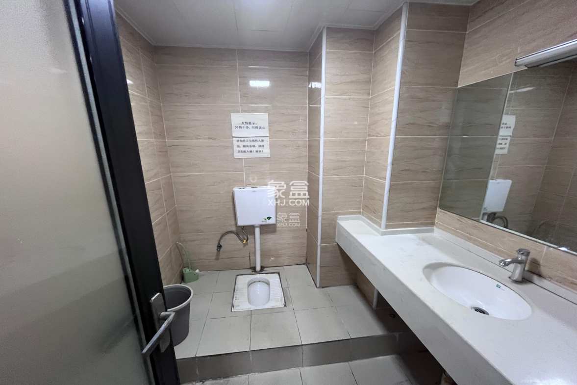 复地星光天地  1室0厅0卫    4000.0元/月 复地星光天地  1室0厅0卫    4000.0元/月室内图