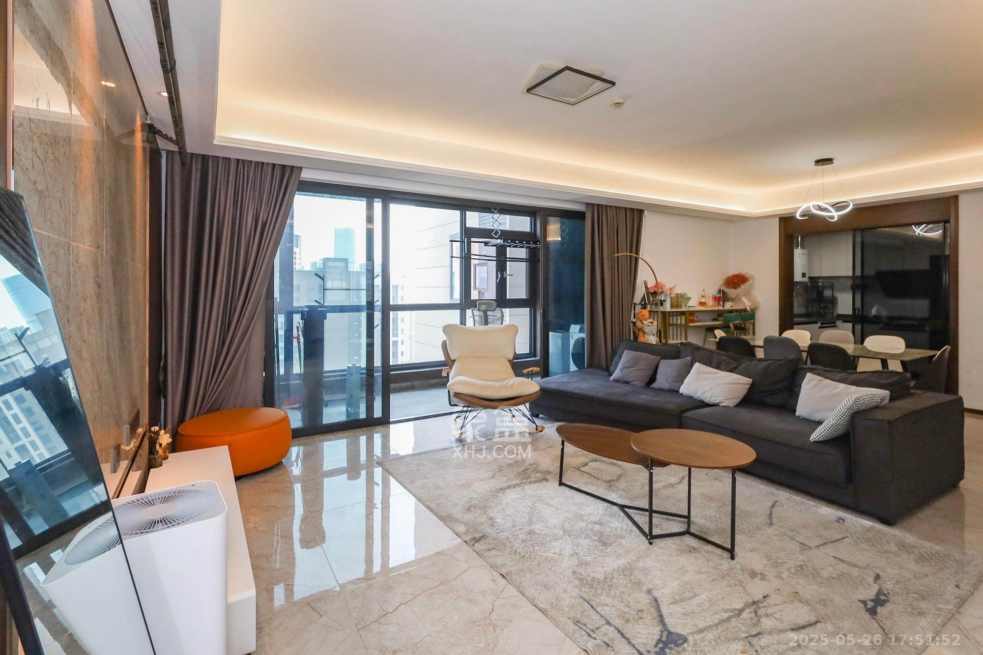 万科里金域滨江 4室2厅2卫 400.0万 万科里金域滨江 4室2厅2卫 400.0万客厅