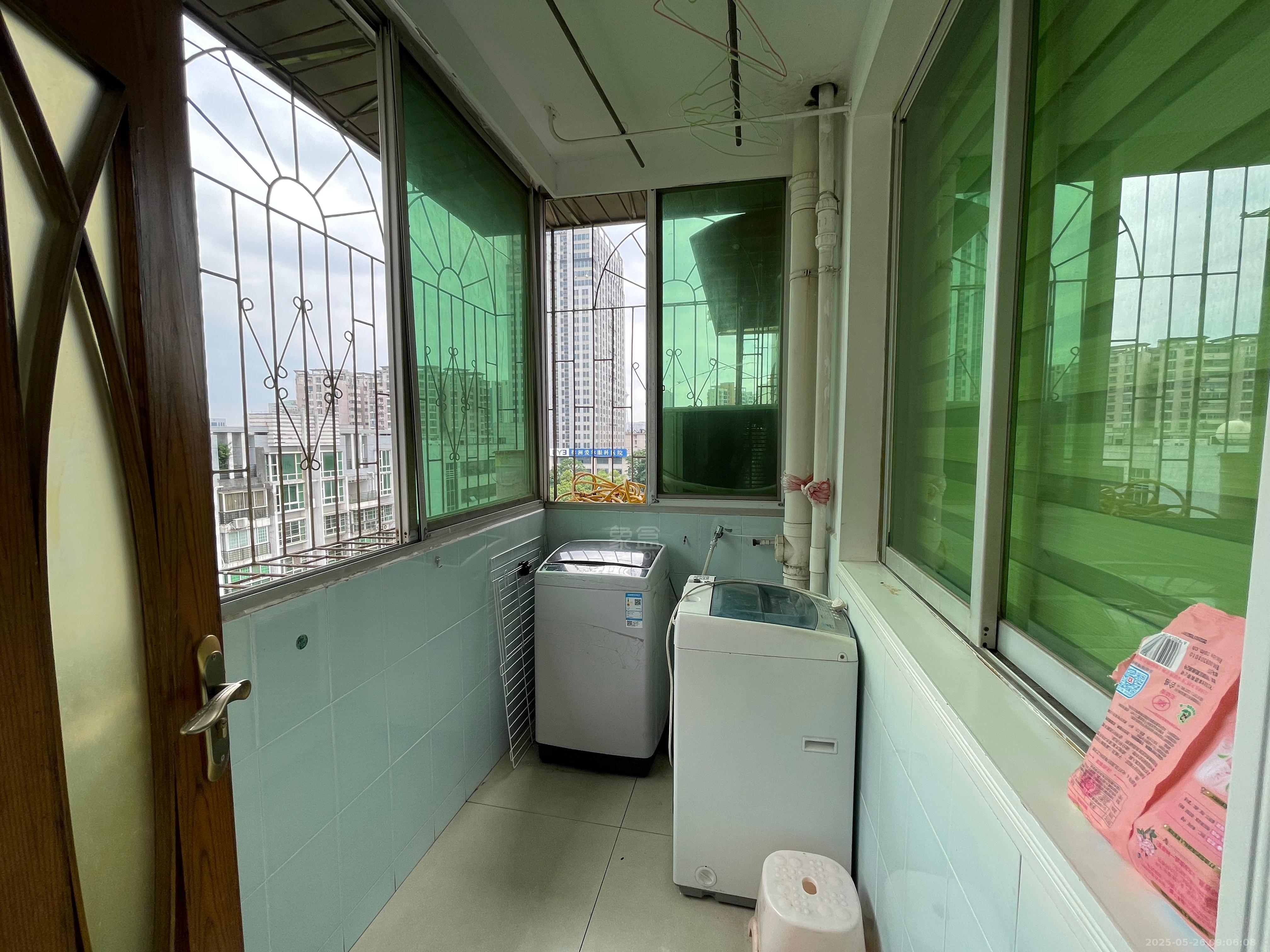 银苑小区 3室2厅2卫 1600.0元/月 银苑小区 3室2厅2卫 1600.0元/月室内图